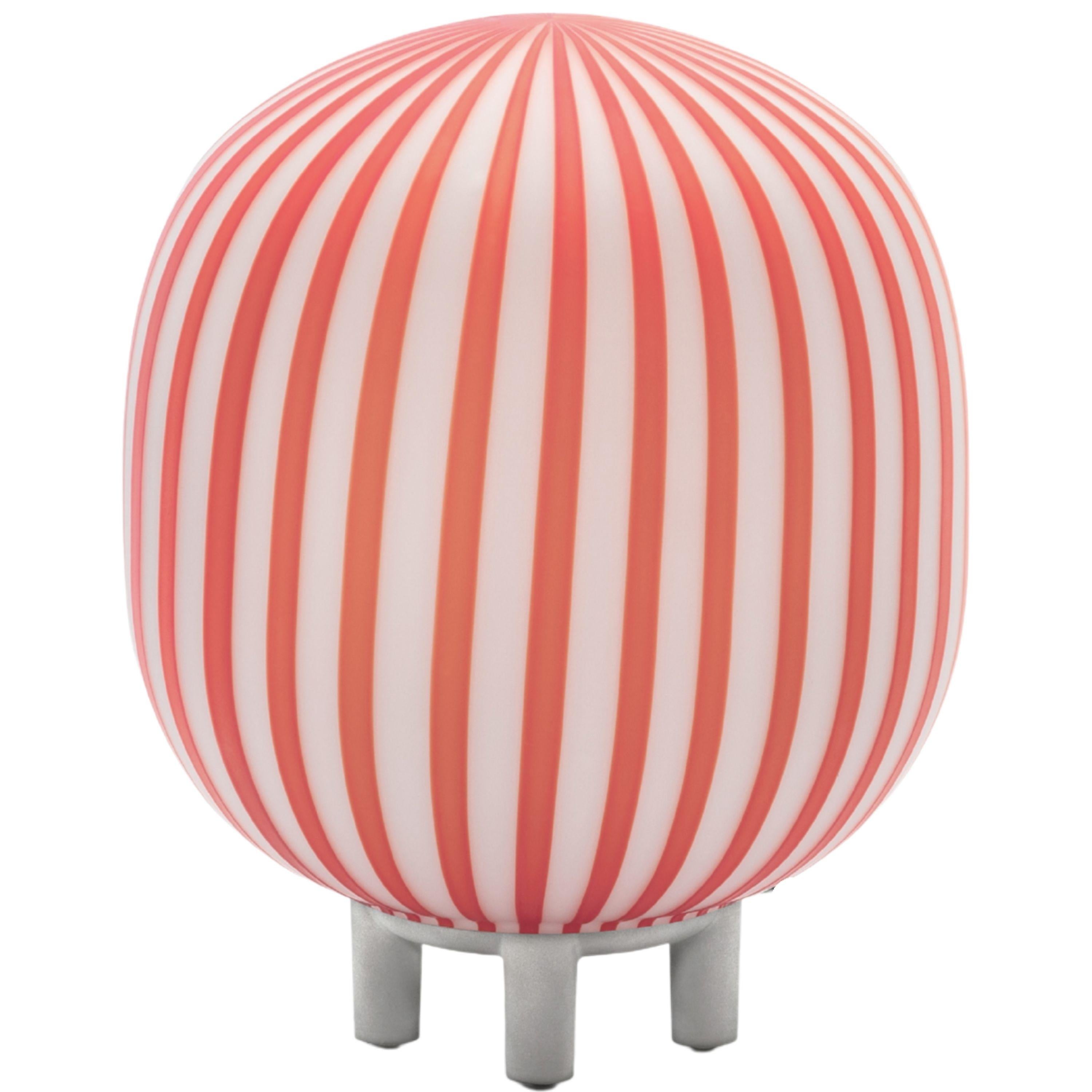 Lampe de table cylindrique 'Filigrana' en noir et verre opale pour Established & Sons en vente 9