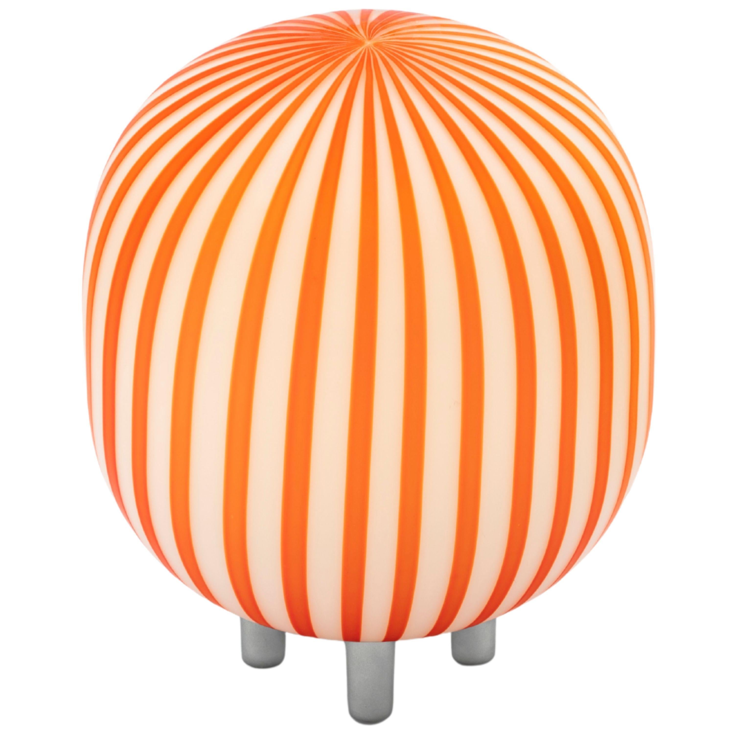 Lampe de table cylindrique 'Filigrana' en noir et verre opale pour Established & Sons en vente 10