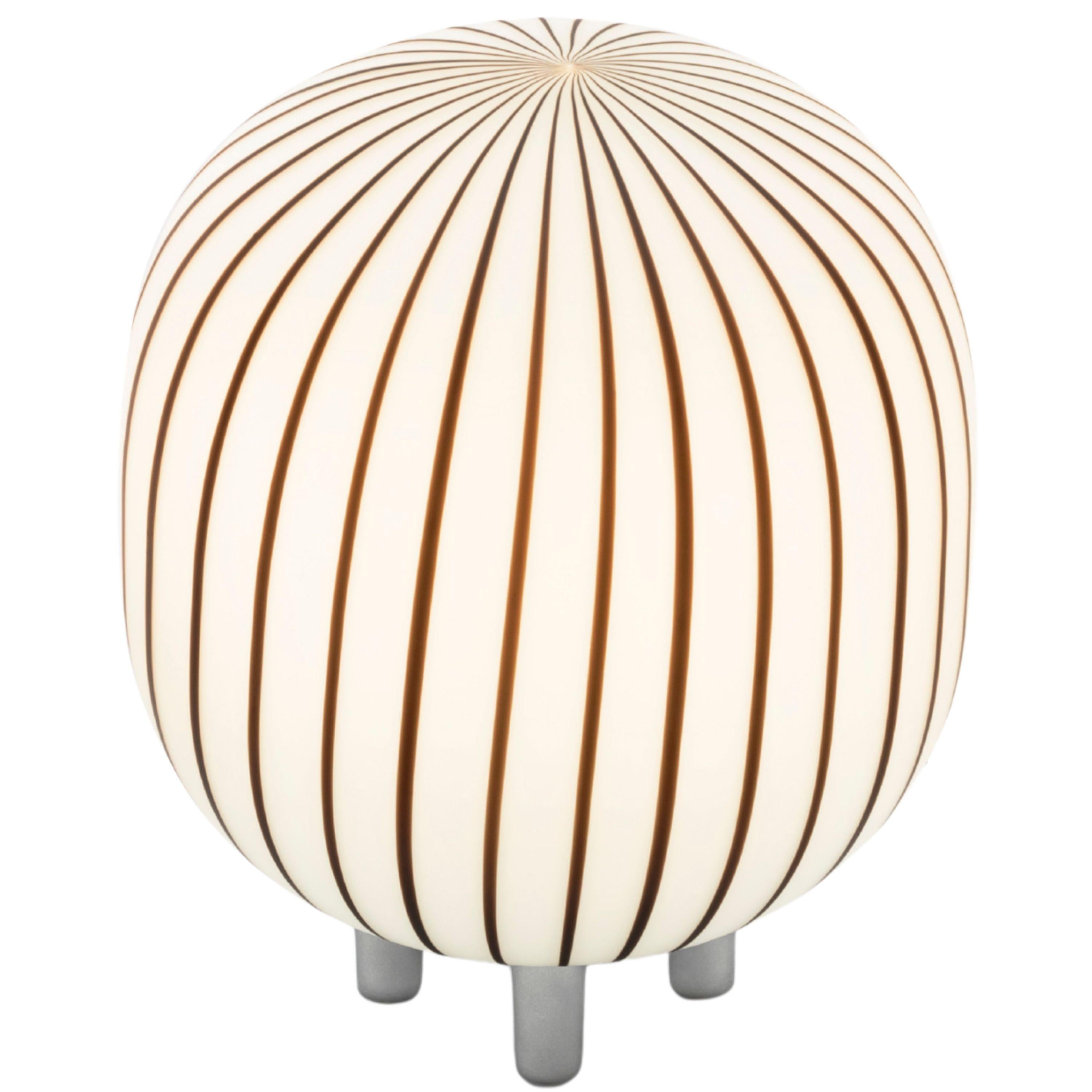 Lampe de table cylindrique 'Filigrana' en bleu et verre opale pour Established & Sons en vente 4