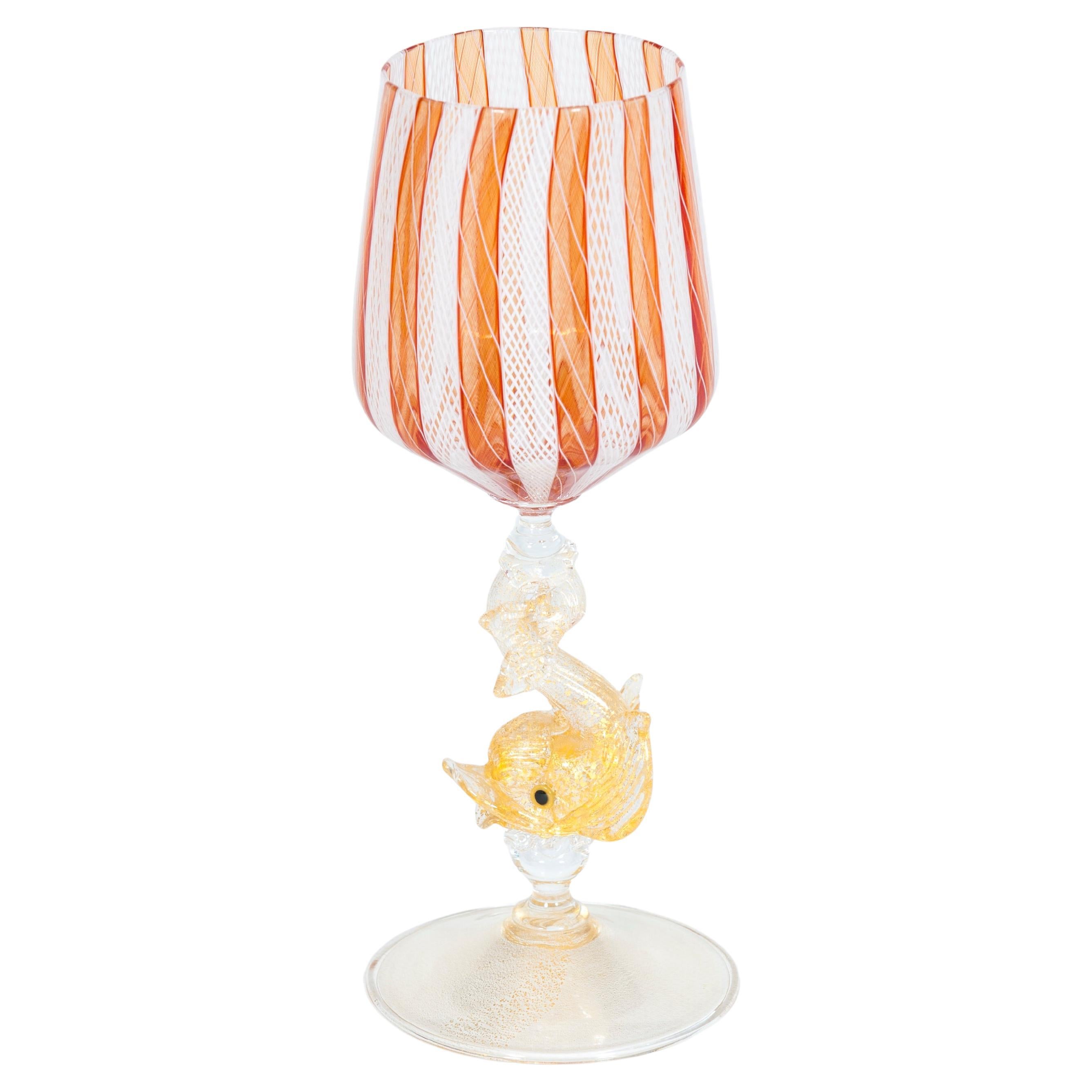 Calice Filigrana con stelo di delfino in avventurina d
oro zecchino Metà del XX secolo