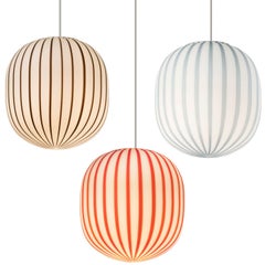 Filigrana" S2 Zylinderlampe aus schwarzem und mundgeblasenem Opalglas für Established & Sons