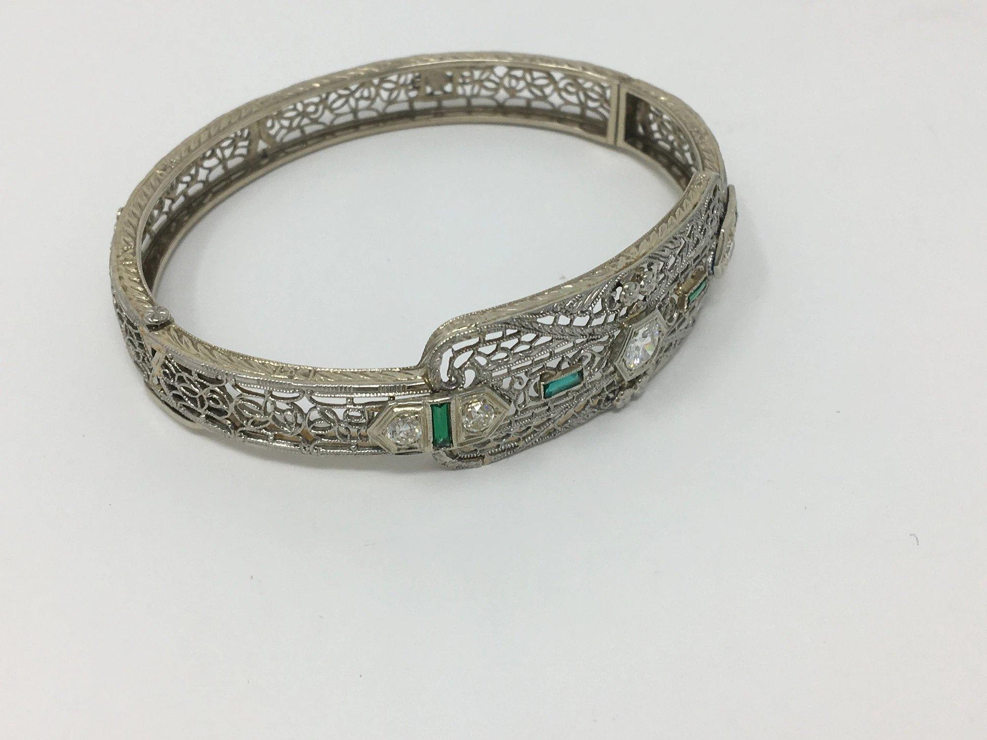 Filigree 14-Karat White Gold and Diamond Art Deco Bracelet In Good Condition In Doylestown, PA