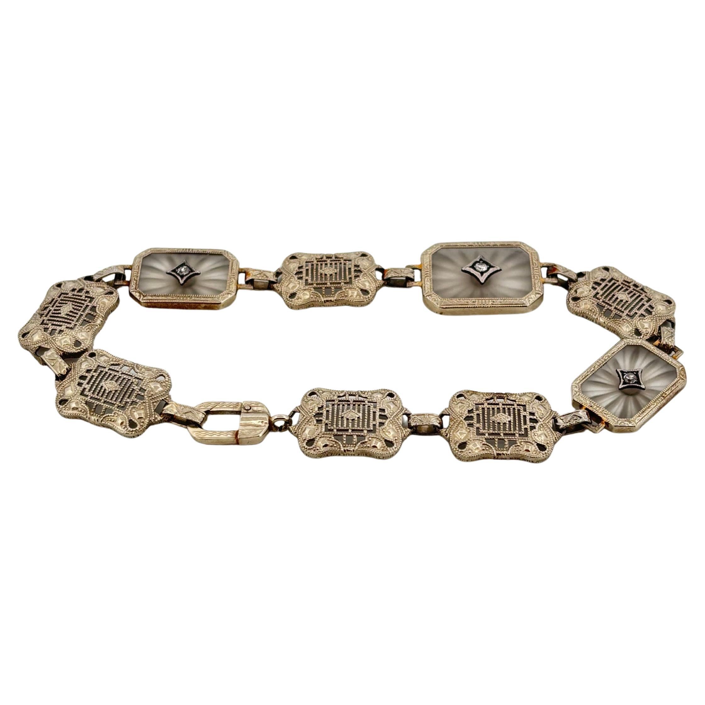Art Déco Bracciale filigranato in oro bianco 14K con quarzo e diamanti taglio rotondo 0,03ctw in vendita