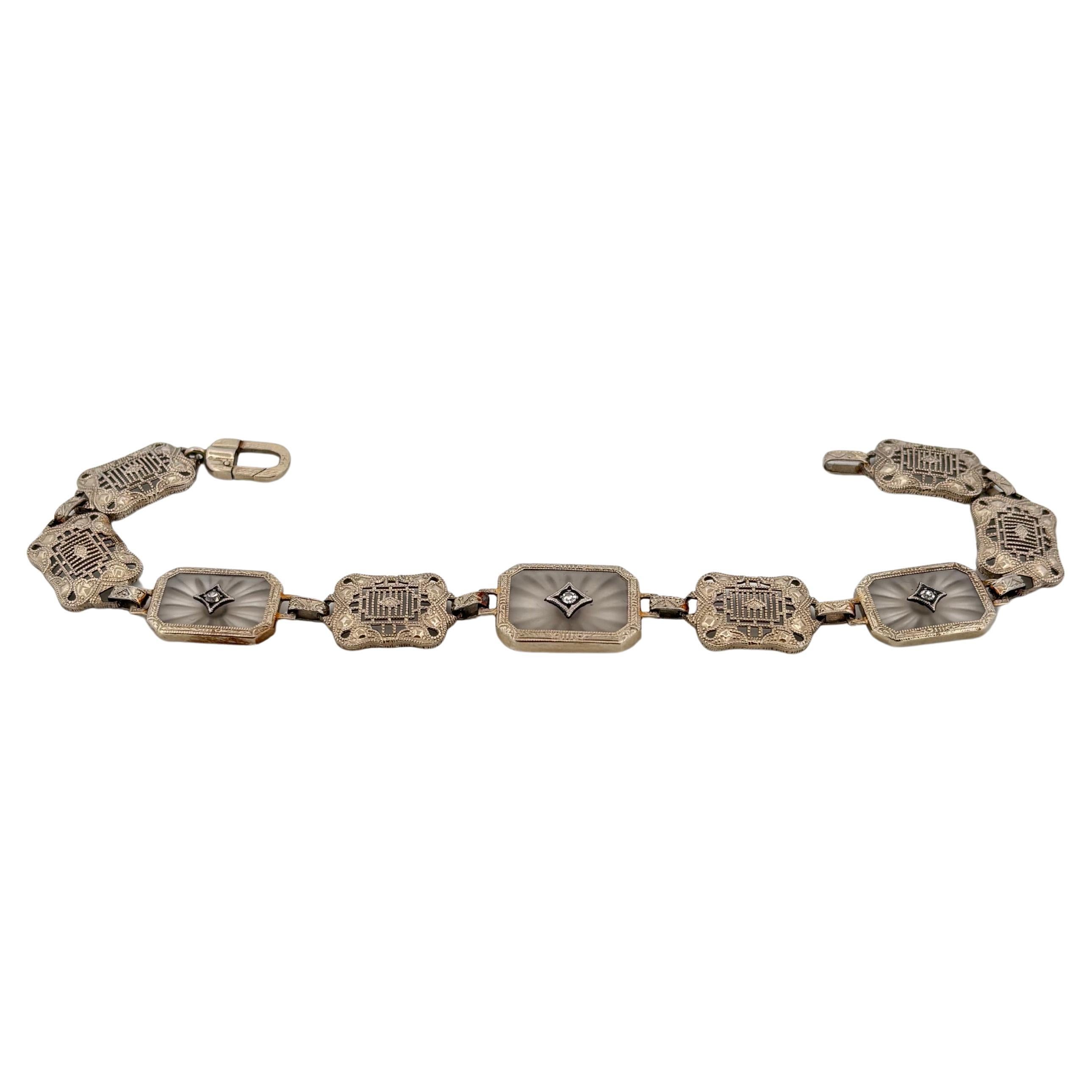 Taglio rotondo Bracciale filigranato in oro bianco 14K con quarzo e diamanti taglio rotondo 0,03ctw in vendita
