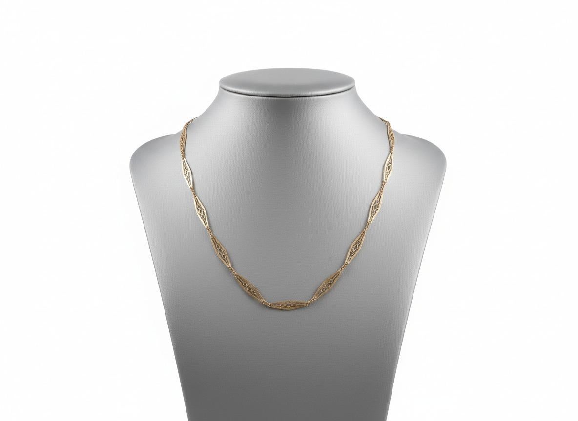 Filigree 18kt Rose Gold Chain Necklace Circa 1900 For Sale 3