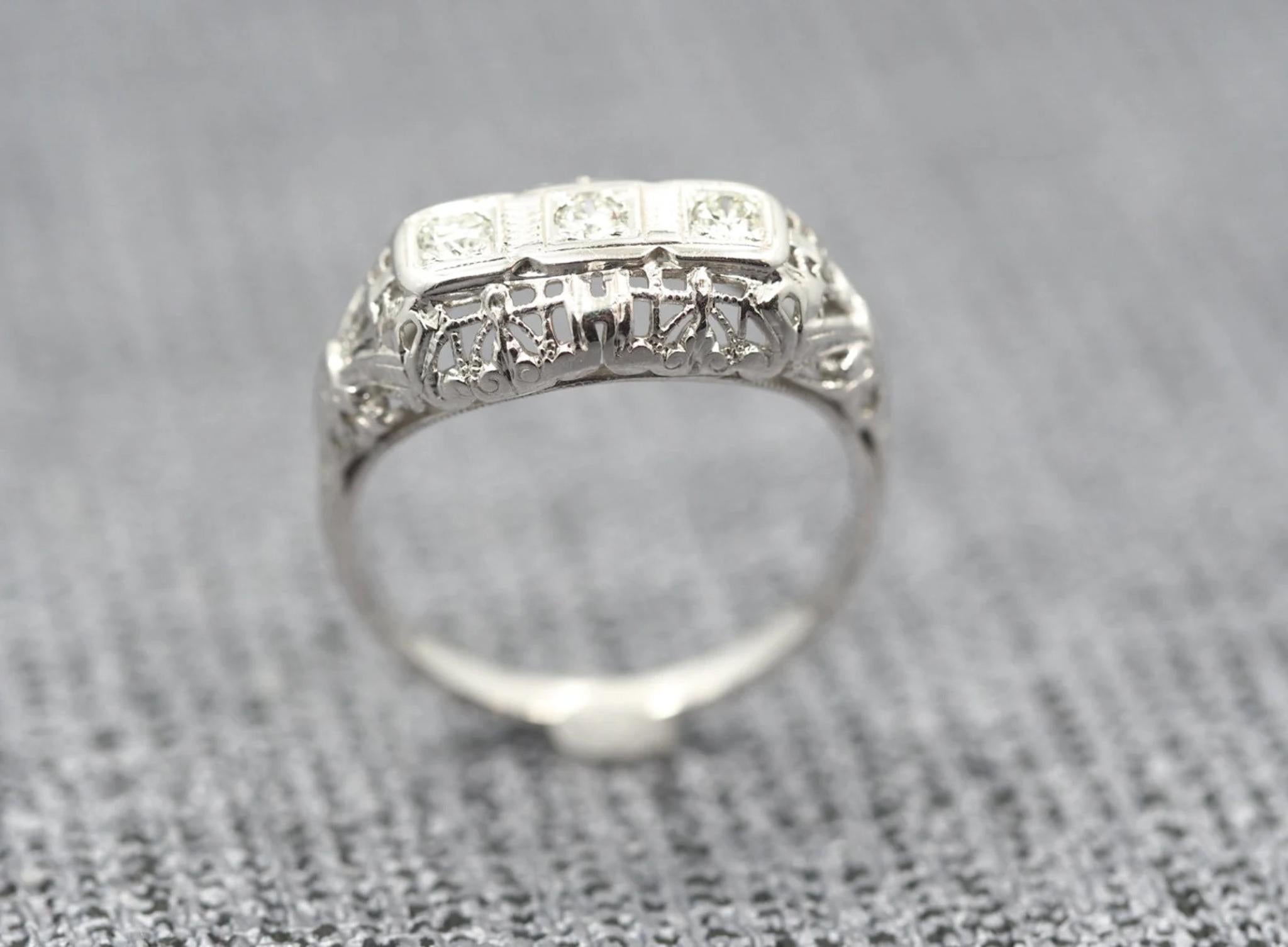 Filigree 1940's Engagement Ring with Old European Transitional Cut Diamond In Good Condition For Sale In Hicksville, NY
