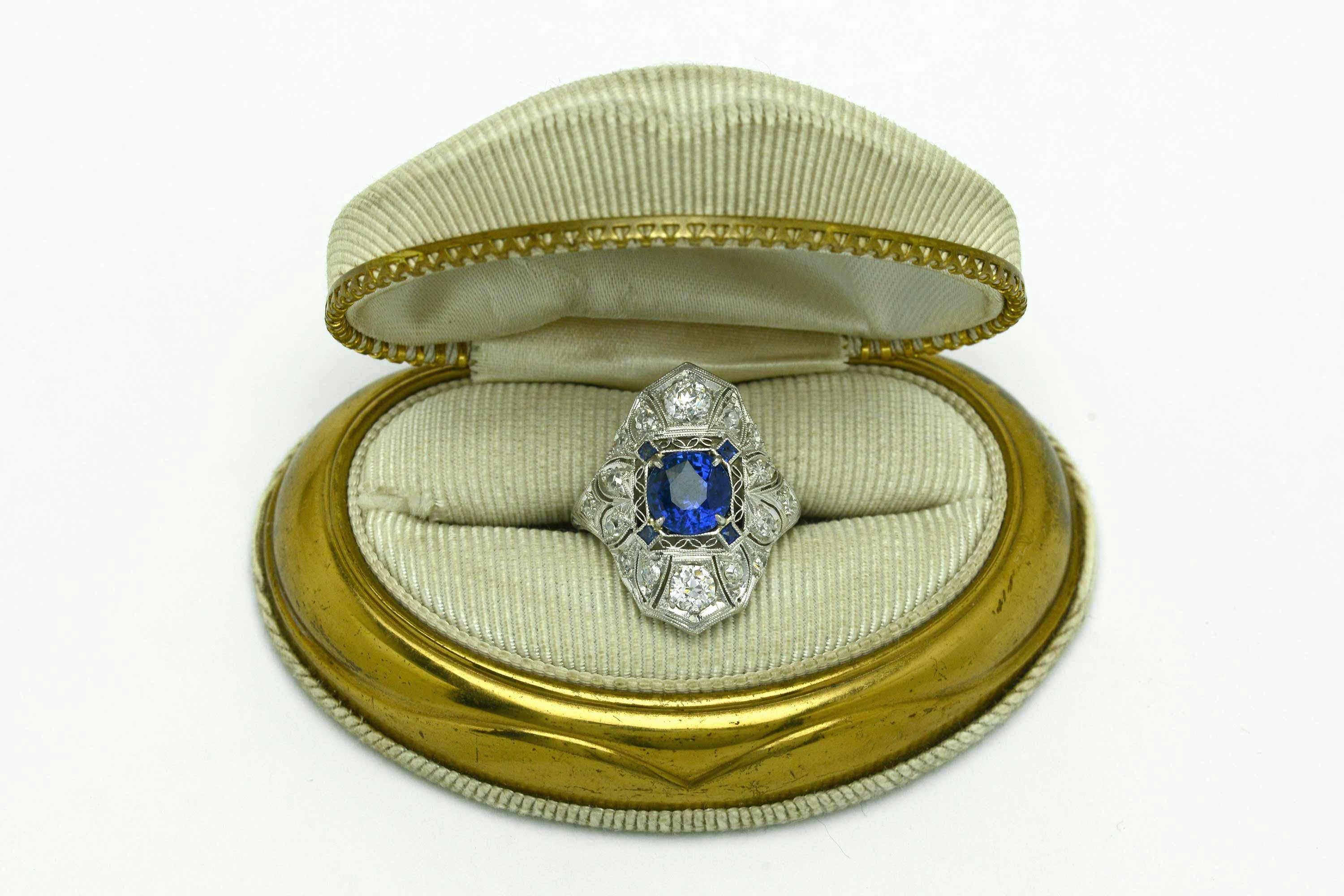 Women's Filigree Antique Sapphire Engagement Ring Cocktail Art Deco Edwardian Platinum 