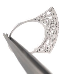 Bague haute de style Art déco filigrane, diamants nets 0,14 carat, or blanc 14 carats