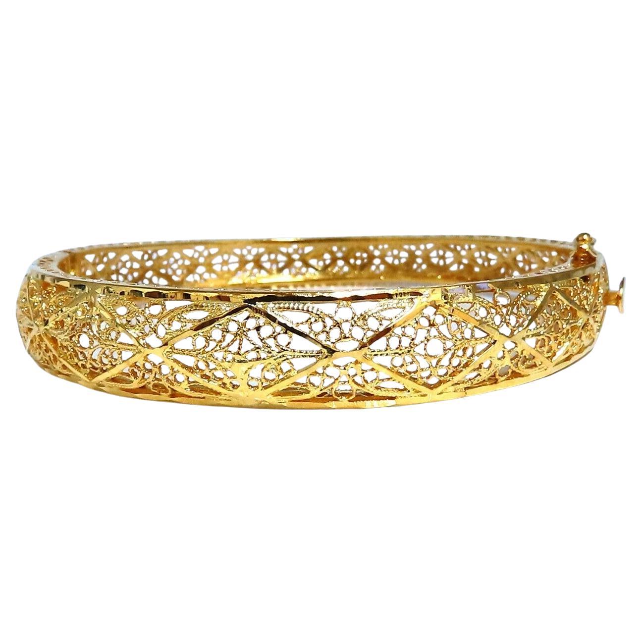 Elegant Carved Floral Rhinestone Bangle Bracelet