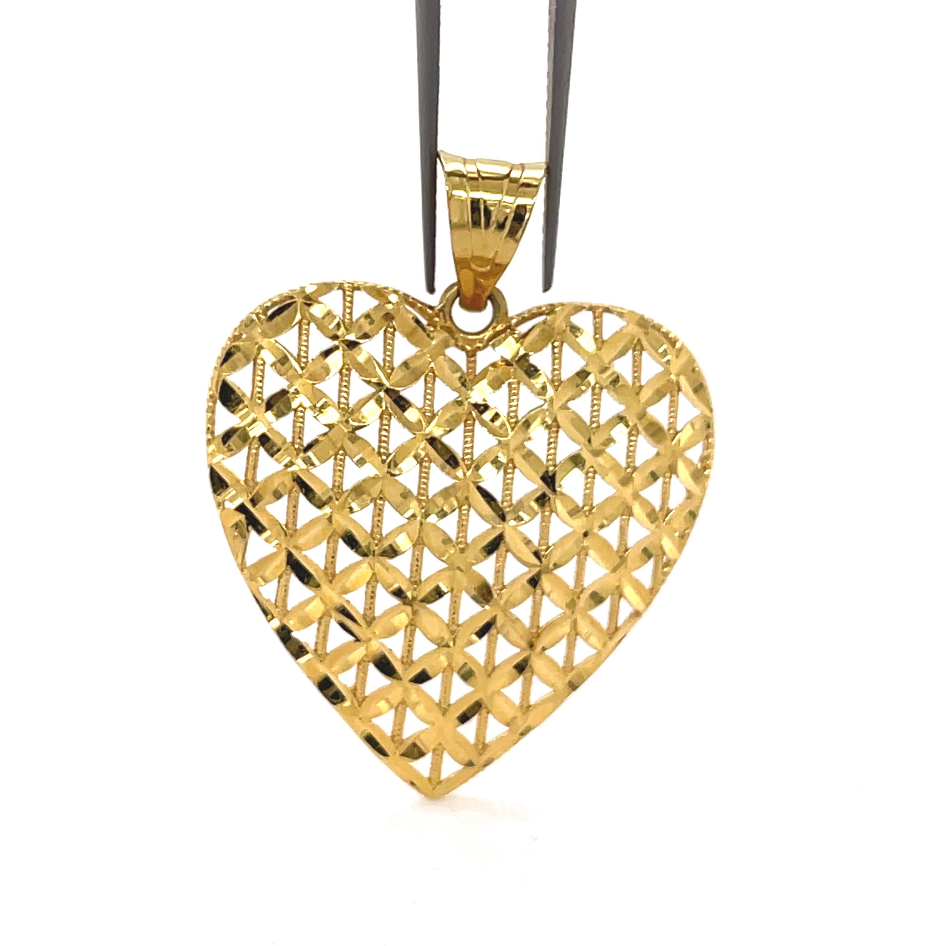 Filigree Basket Weave Heart Pendant, Big 18K Gold Heart Pendant, Estate jewelry For Sale 6