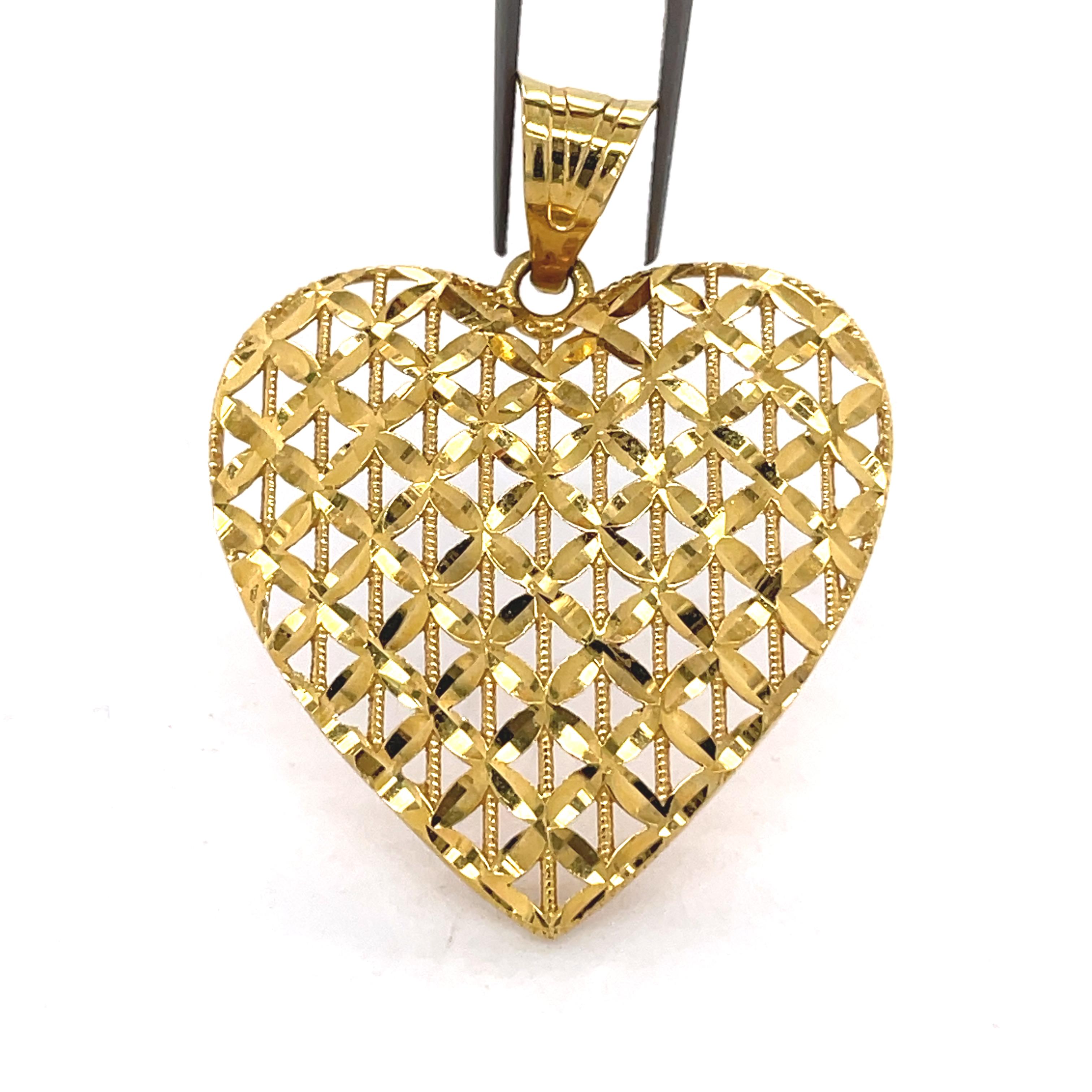 Filigree Basket Weave Heart Pendant, Big 18K Gold Heart Pendant, Estate jewelry For Sale 1