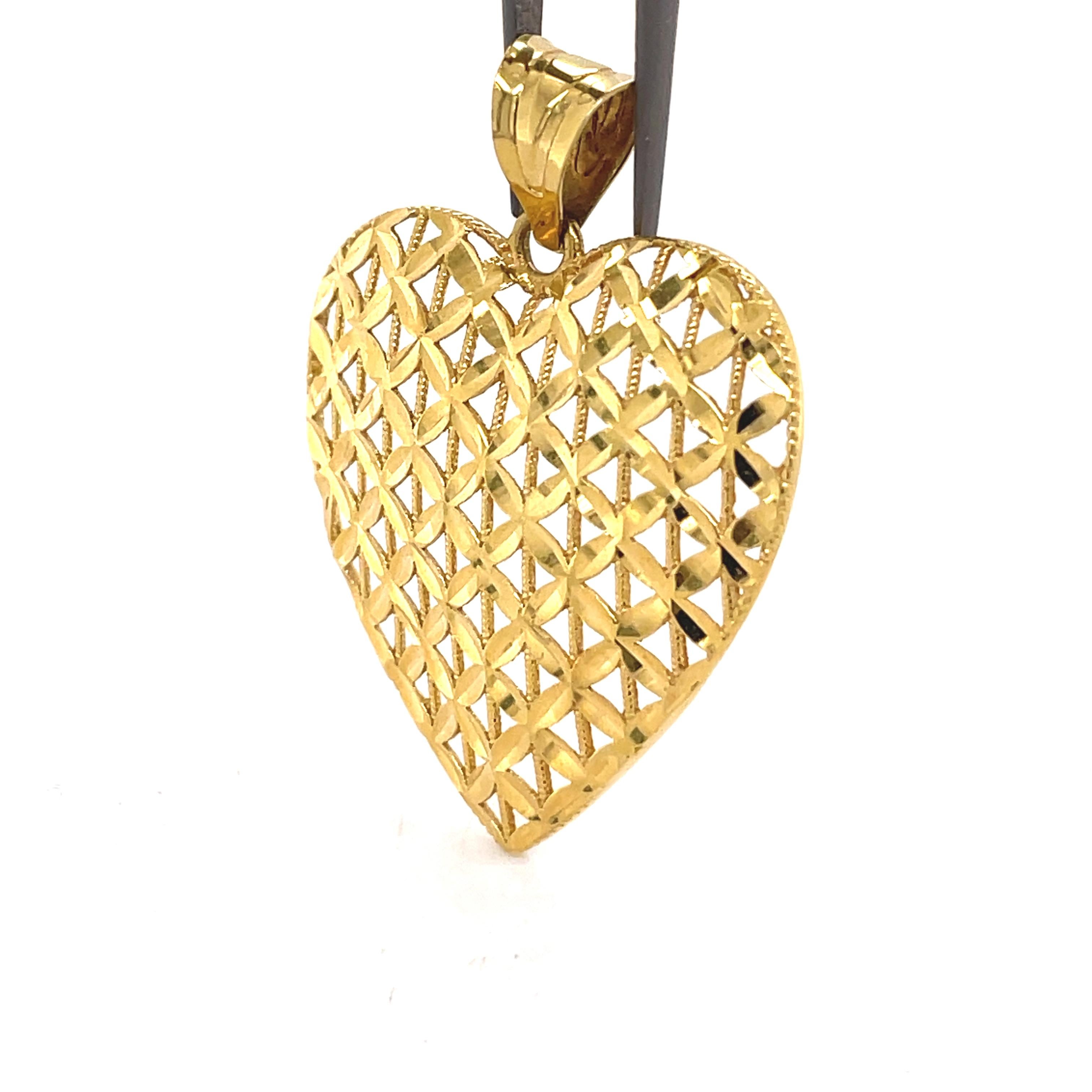 Filigree Basket Weave Heart Pendant, Big 18K Gold Heart Pendant, Estate jewelry For Sale 4