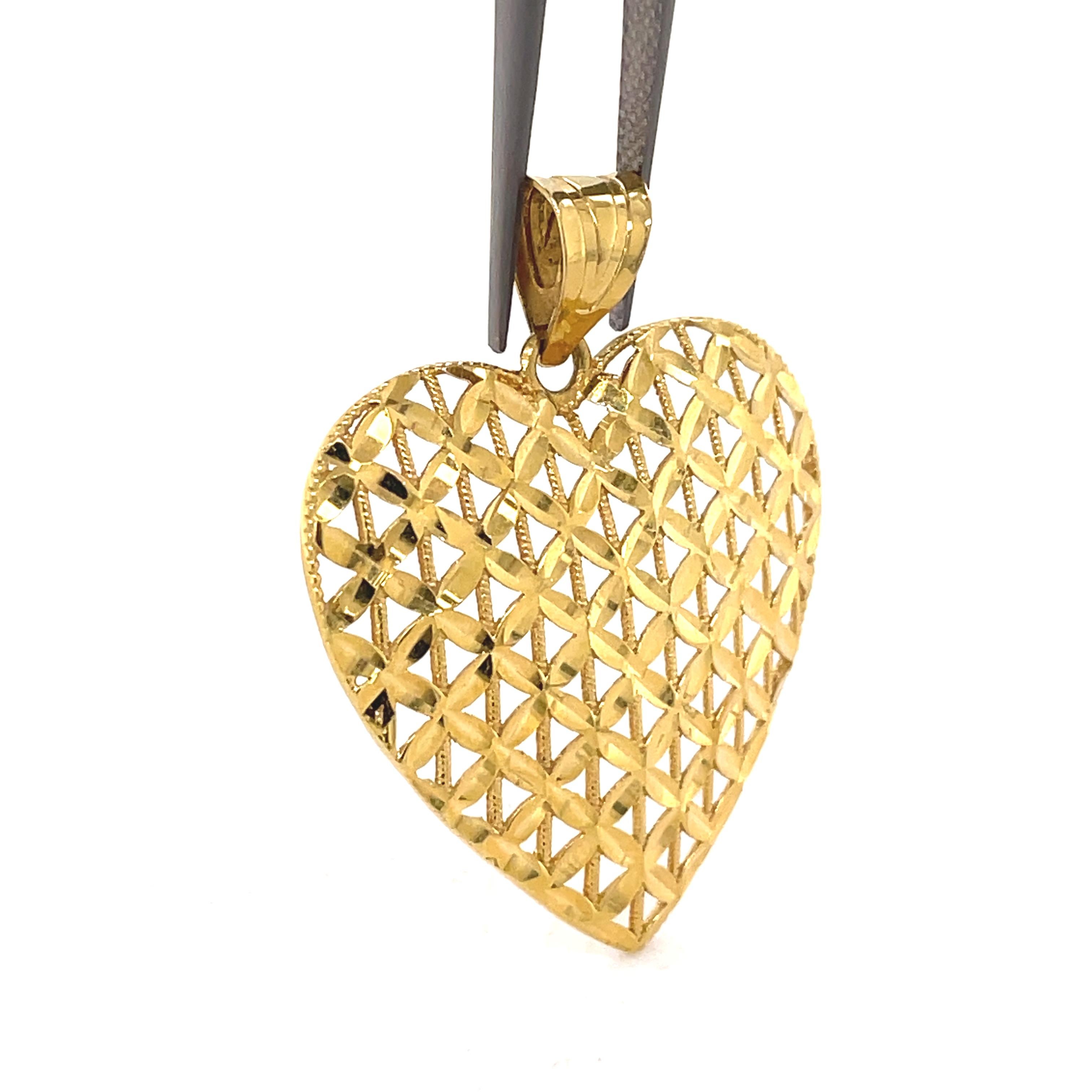 Filigree Basket Weave Heart Pendant, Big 18K Gold Heart Pendant, Estate jewelry For Sale 5