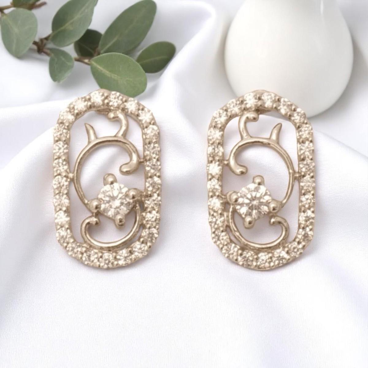 Filigrane Diamant-Ohrstecker aus 14k massivem Gold (zertifiziert) im Zustand „Neu“ im Angebot in New Delhi, DL
