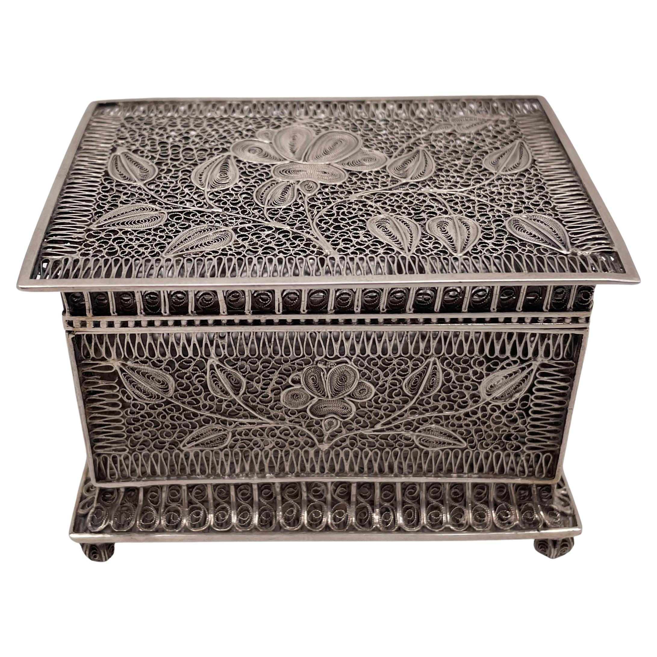 Filigree Early 20th Century Silver Box with Floral Motifs For Sale
