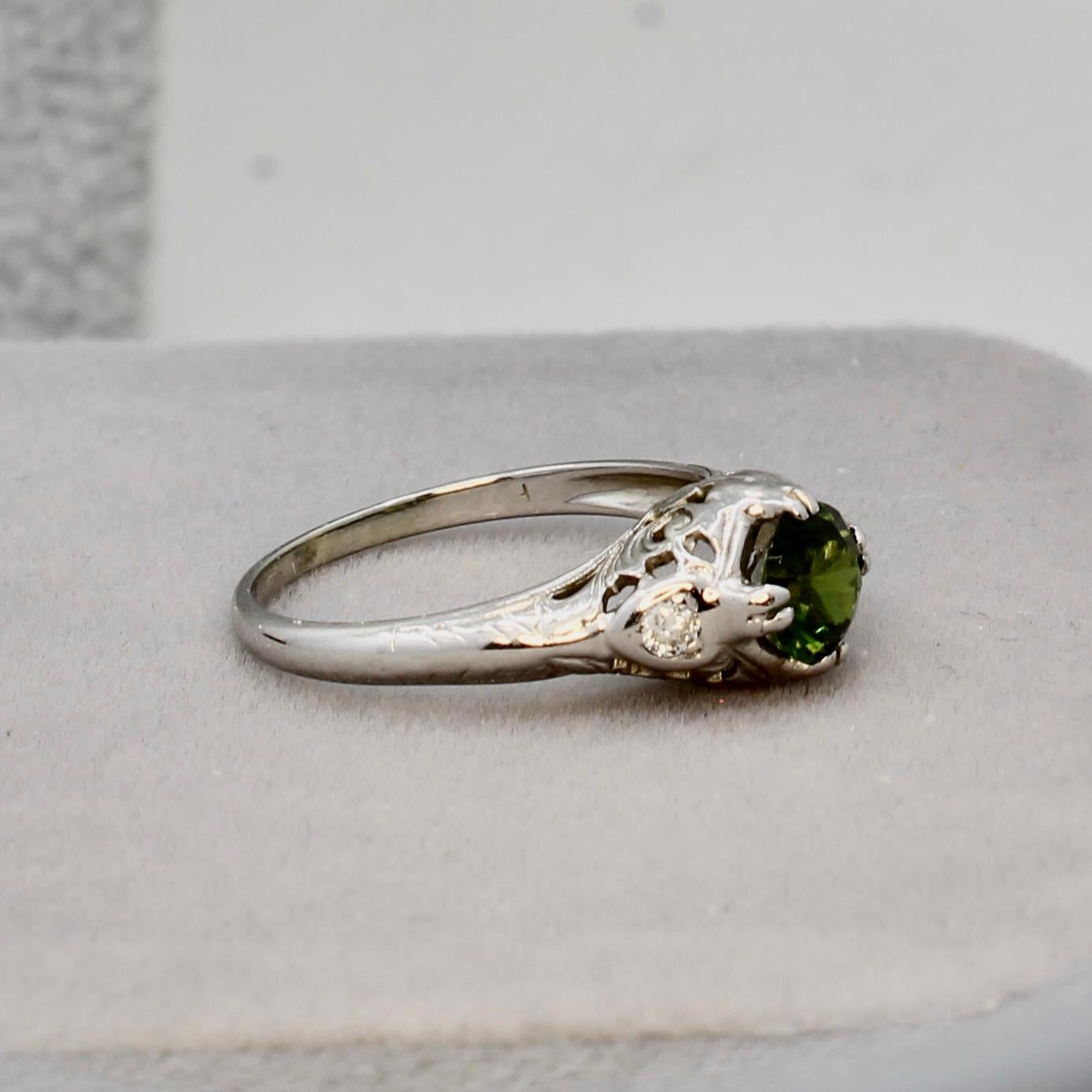 Filigree Green Sapphire and Diamond Ring - 18K White Gold For Sale 2