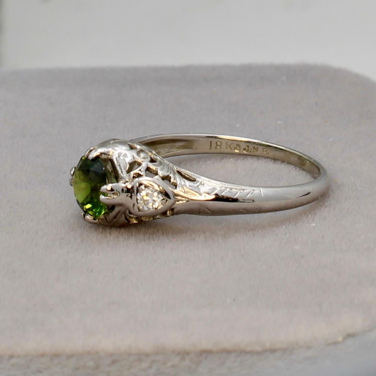 Filigree Green Sapphire and Diamond Ring - 18K White Gold For Sale 5
