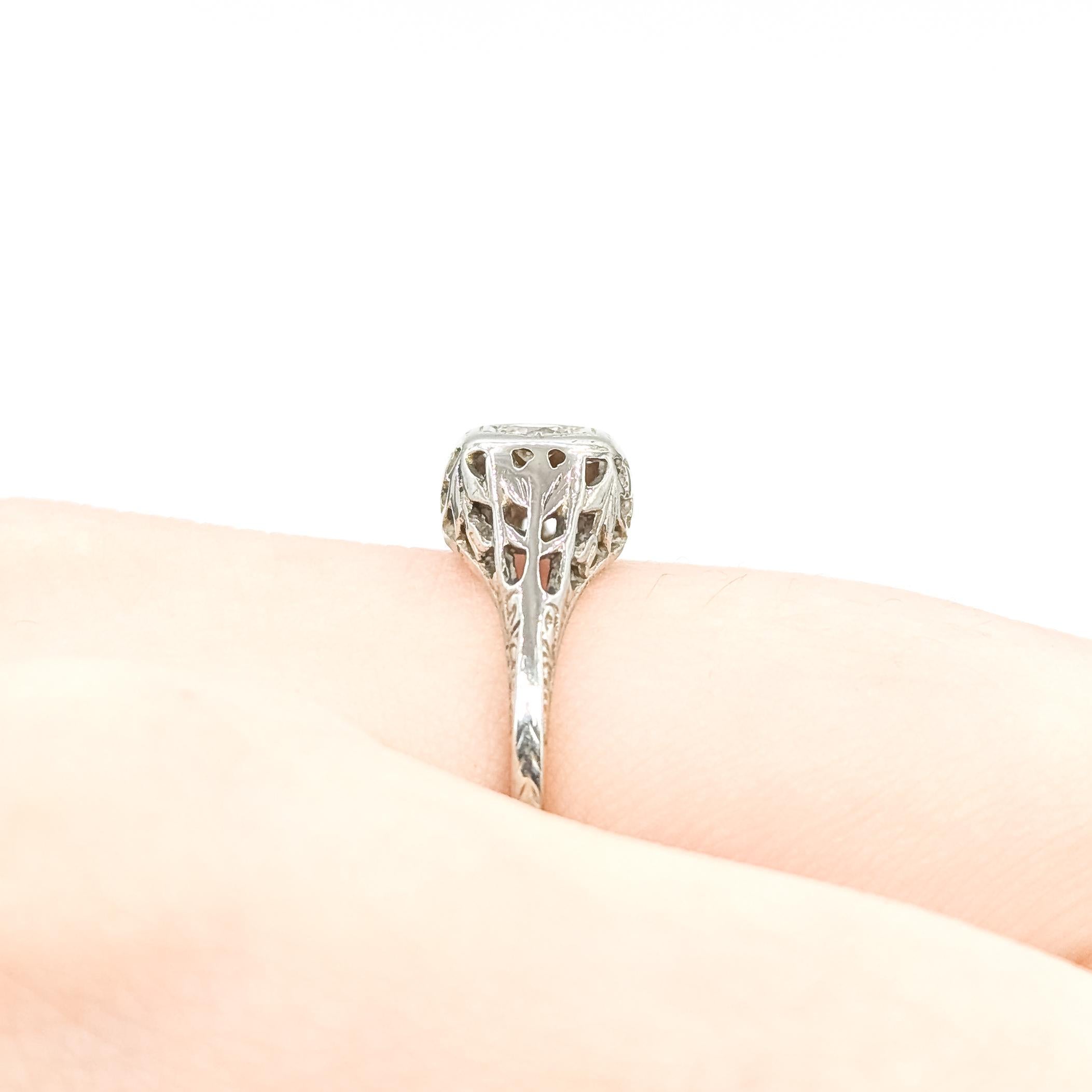 Taille vieille Europe Bague de fiançailles en or blanc 18k, filigrane, diamant taille européenne ancienne en vente