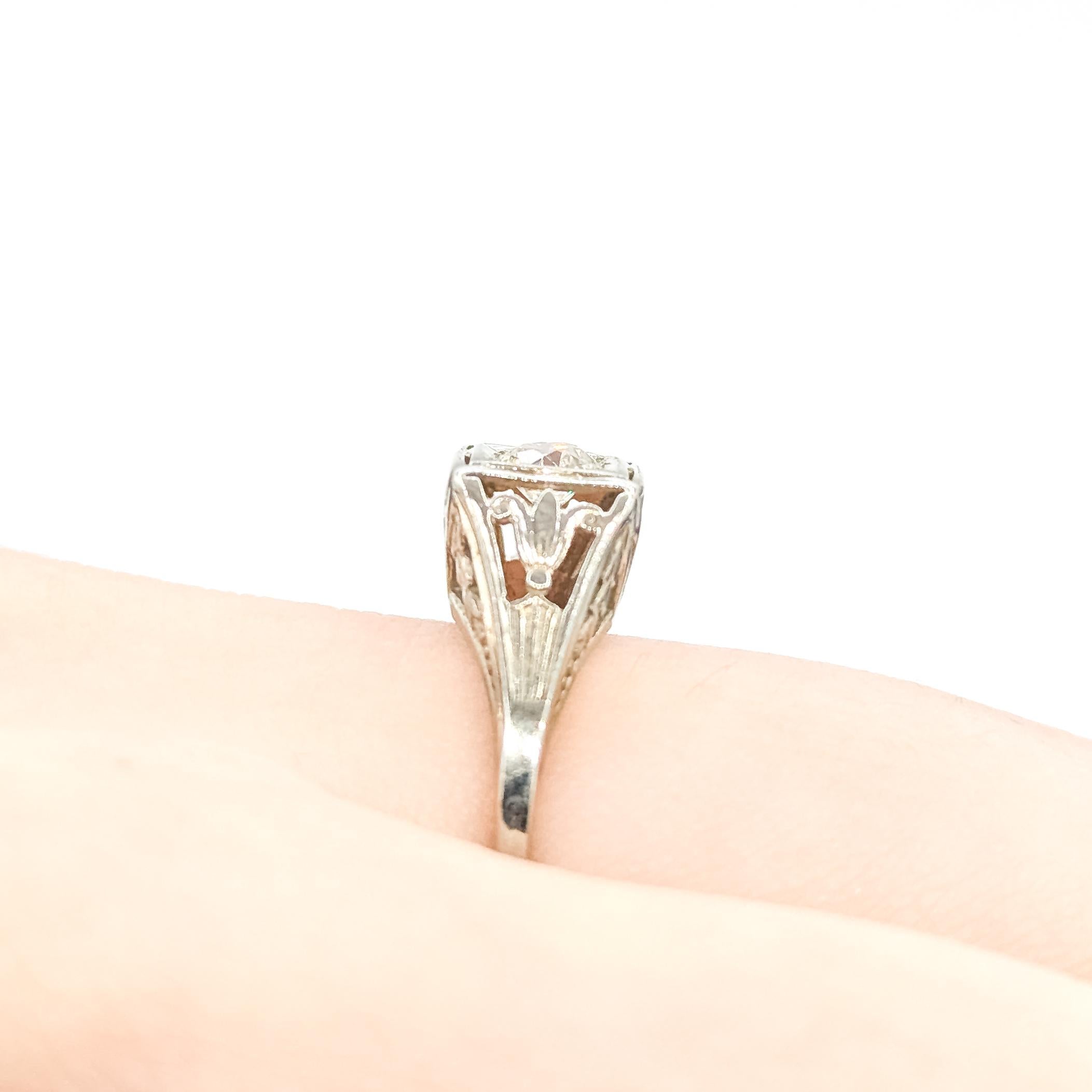 Filigrana Anillo de compromiso de diamantes talla europea antigua en oro blanco de 18k Corte europeo antiguo en venta