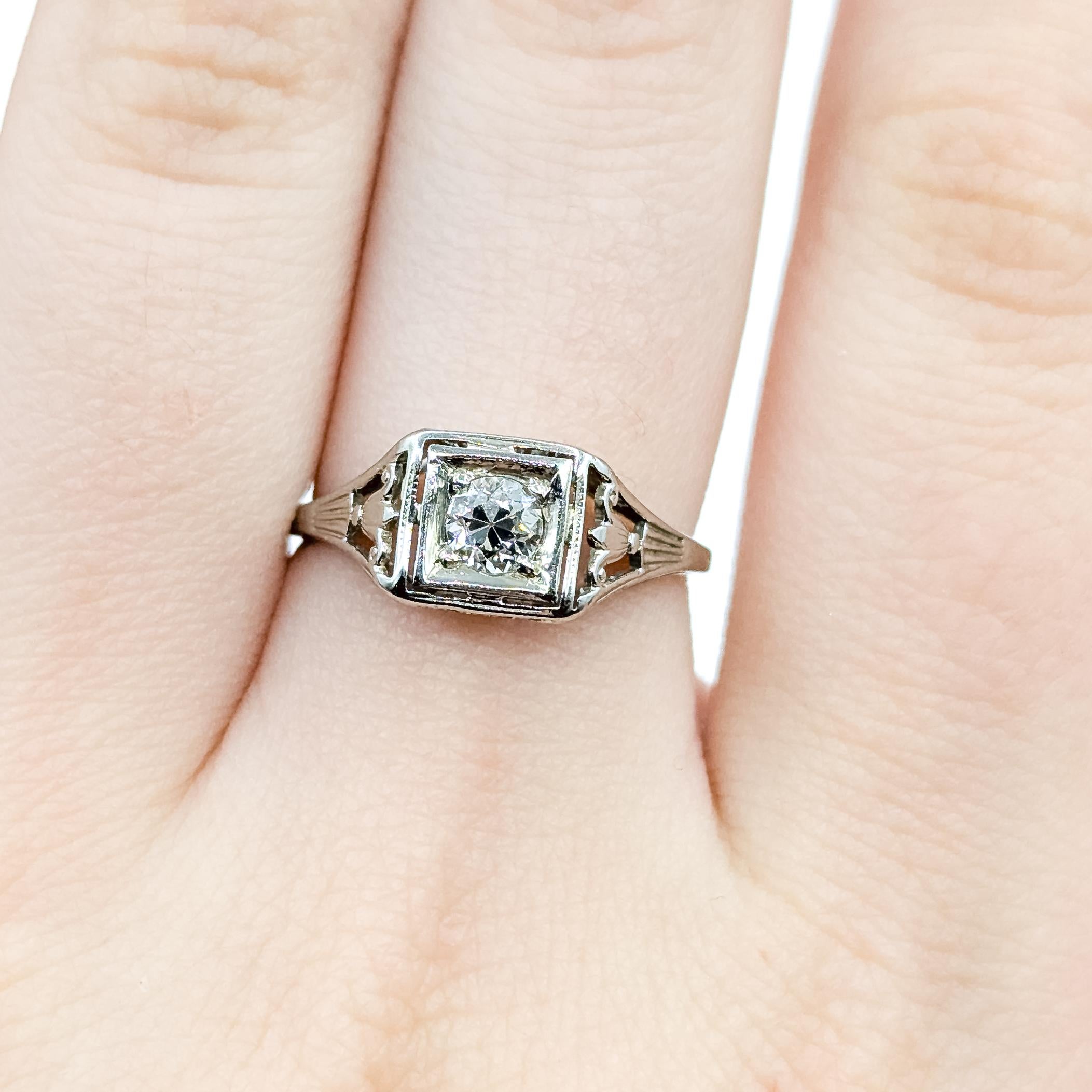 De las mujeres Filigrana Anillo de compromiso de diamantes talla europea antigua en oro blanco de 18k en venta