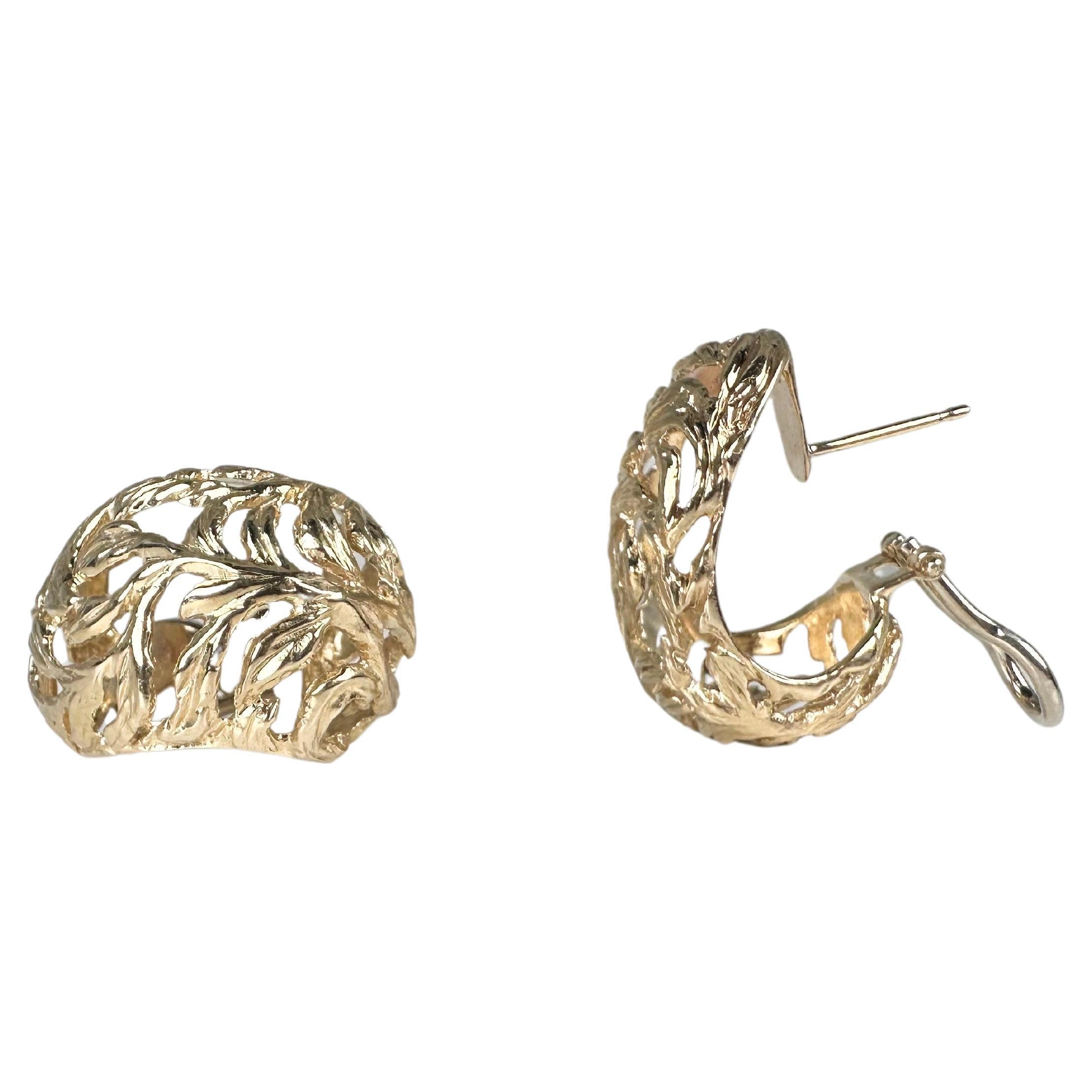 Filigree Omega earrings 14KT gold vintage style For Sale