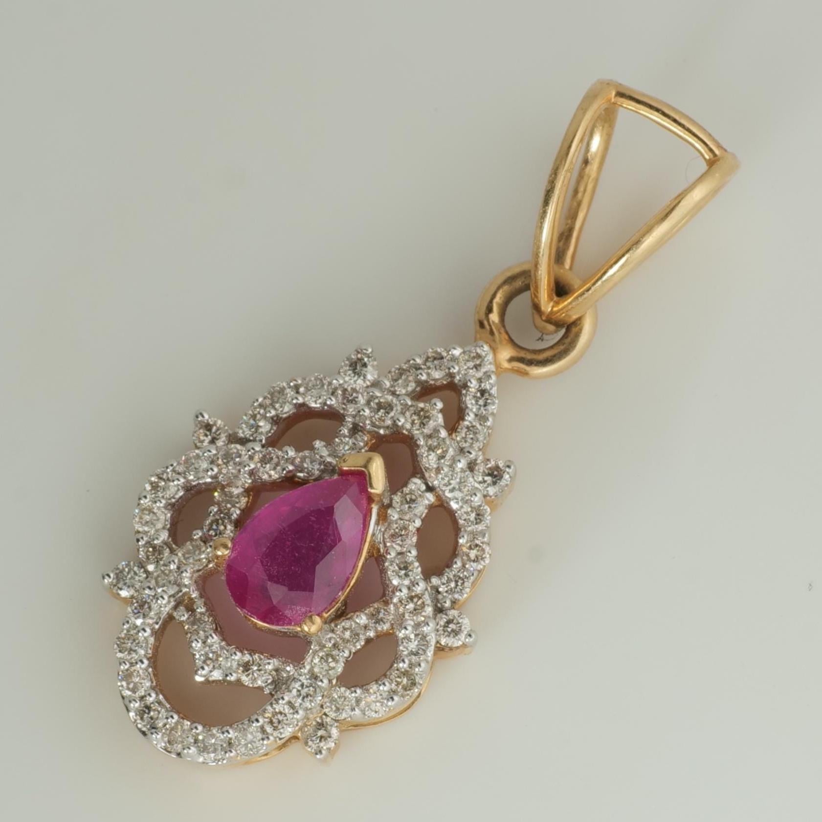 Collana con ciondolo in oro massiccio 14K con rubino e diamante in filigrana (certificato) In condizioni Nuovo in vendita a New Delhi, DL
