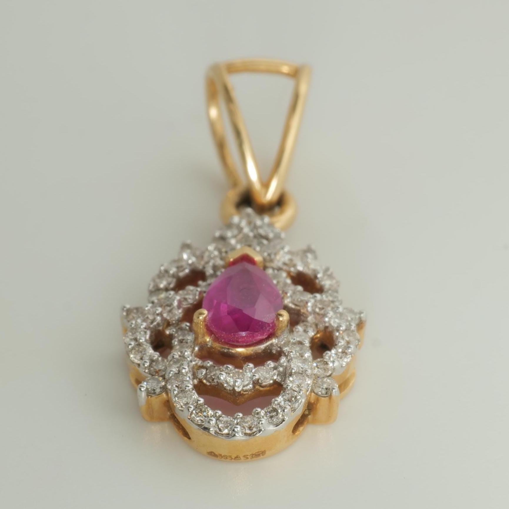 Donna Collana con ciondolo in oro massiccio 14K con rubino e diamante in filigrana (certificato) in vendita