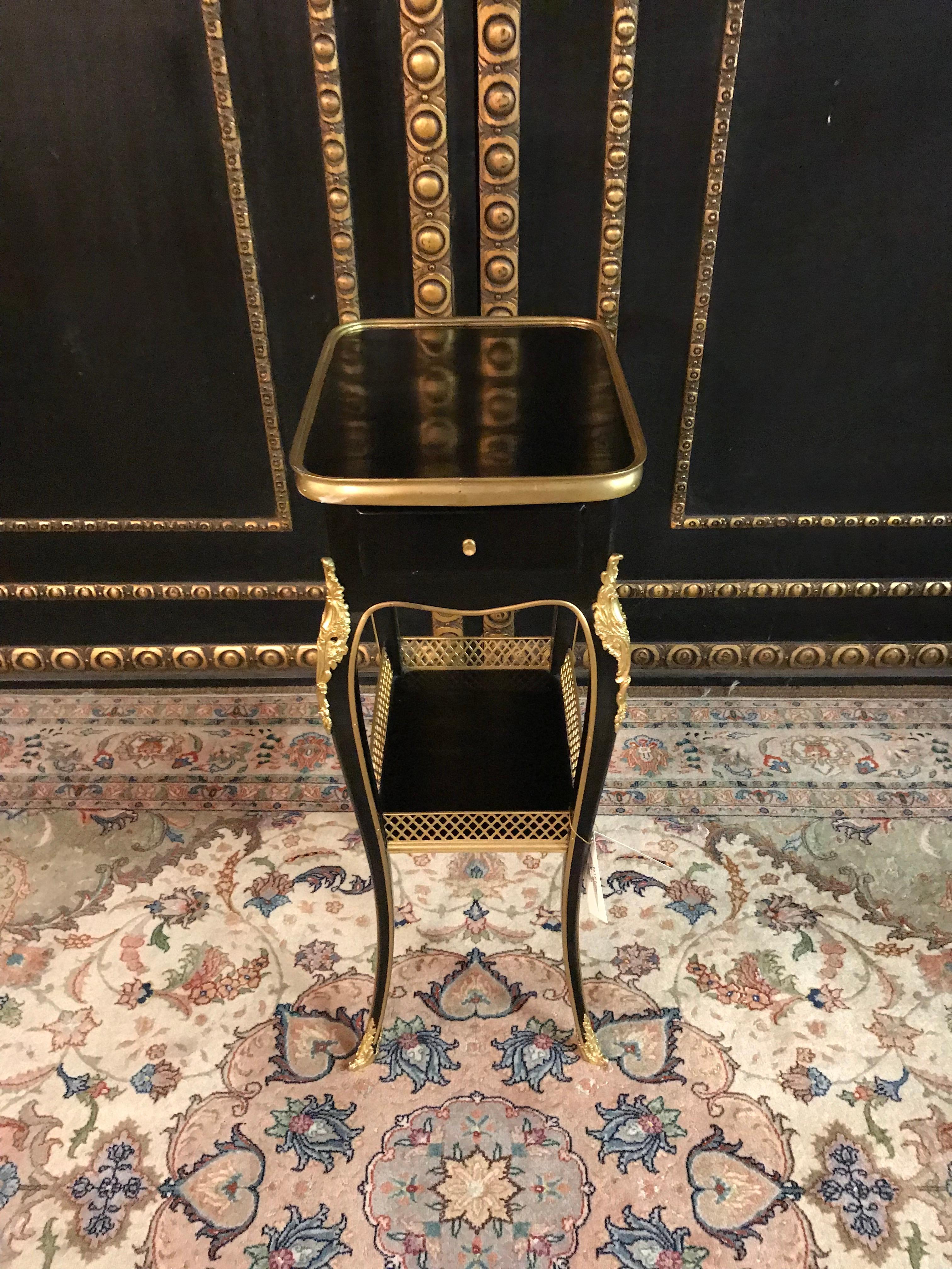 Filigree Side Table in Louis Seize Style after Henry Dasson, Paris In Good Condition In Berlin, DE