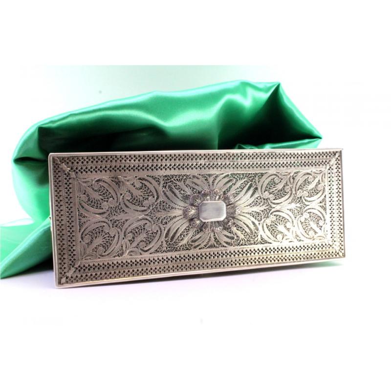 Filigree silver box with applications, monogram lid and four round feet For Sale 4