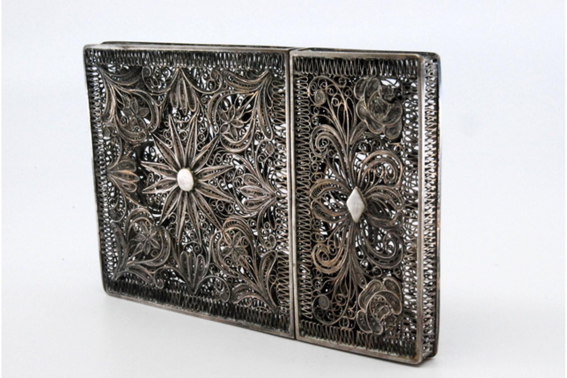 Filigree silver cartoneira with removable lid In condizioni buone in vendita a Porto, PT