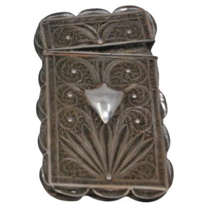Filigree silver cartoneira with removable lid