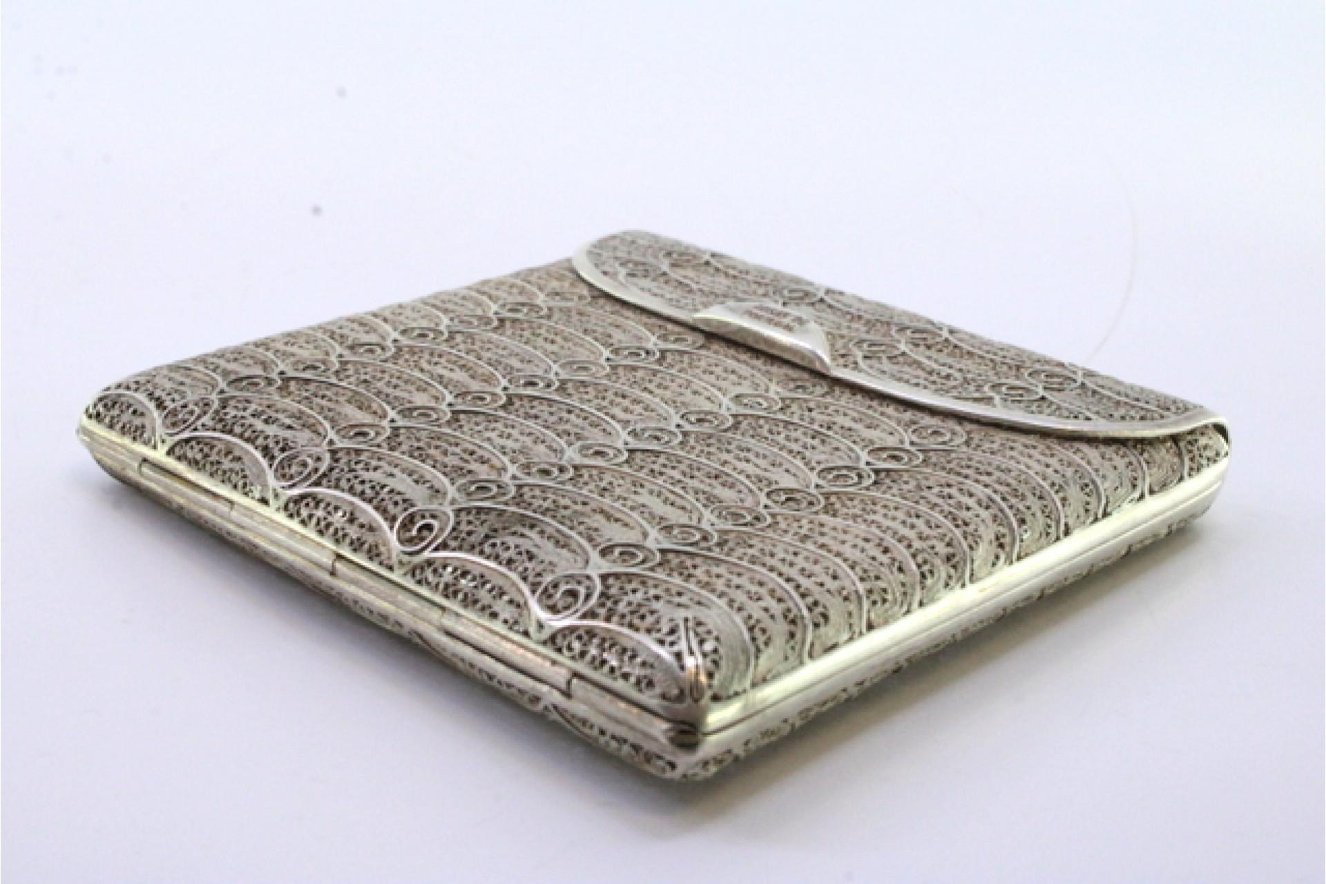 Silver Filigree silver cigarette case with spring and hinged lid For Sale