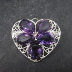 Filigrane Amethyst-Herzbrosche aus Sterlingsilber