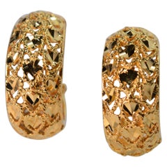 Breite Gelbgold-Ohrringe mit filigranem Creolen