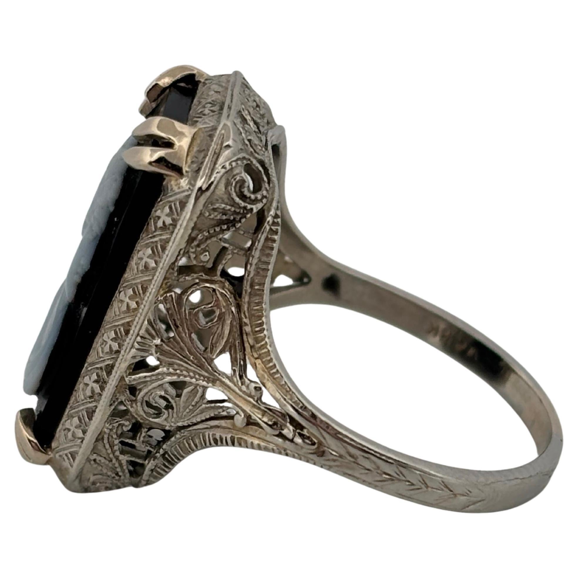 da uomo o donna Anello con cammeo da donna in oro bianco 18 carati con pietra di onice nero filigranato in vendita