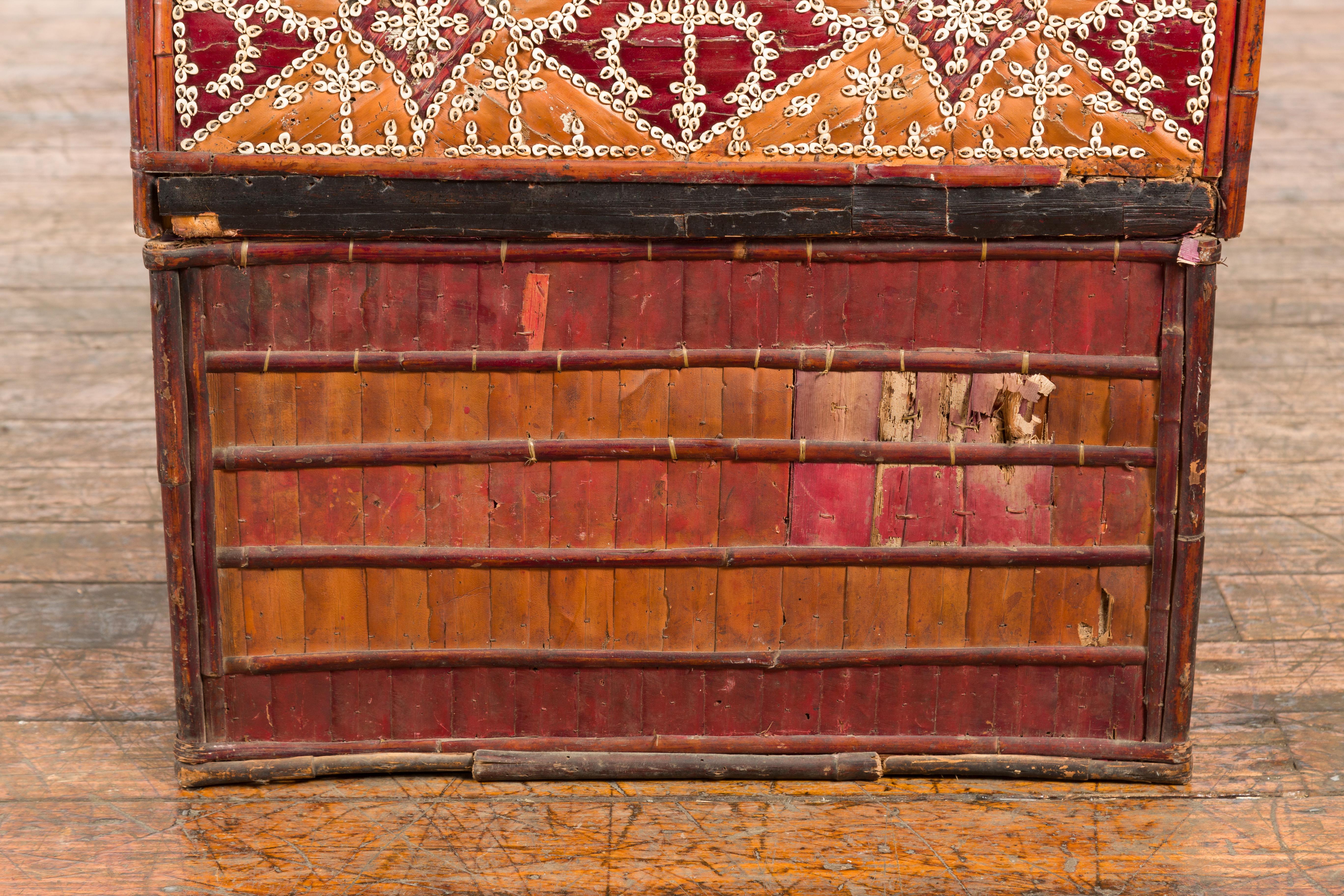 20th Century Filipino Tobacco Leaf Grain Basket with Polychrome Décor and Shell Motifs