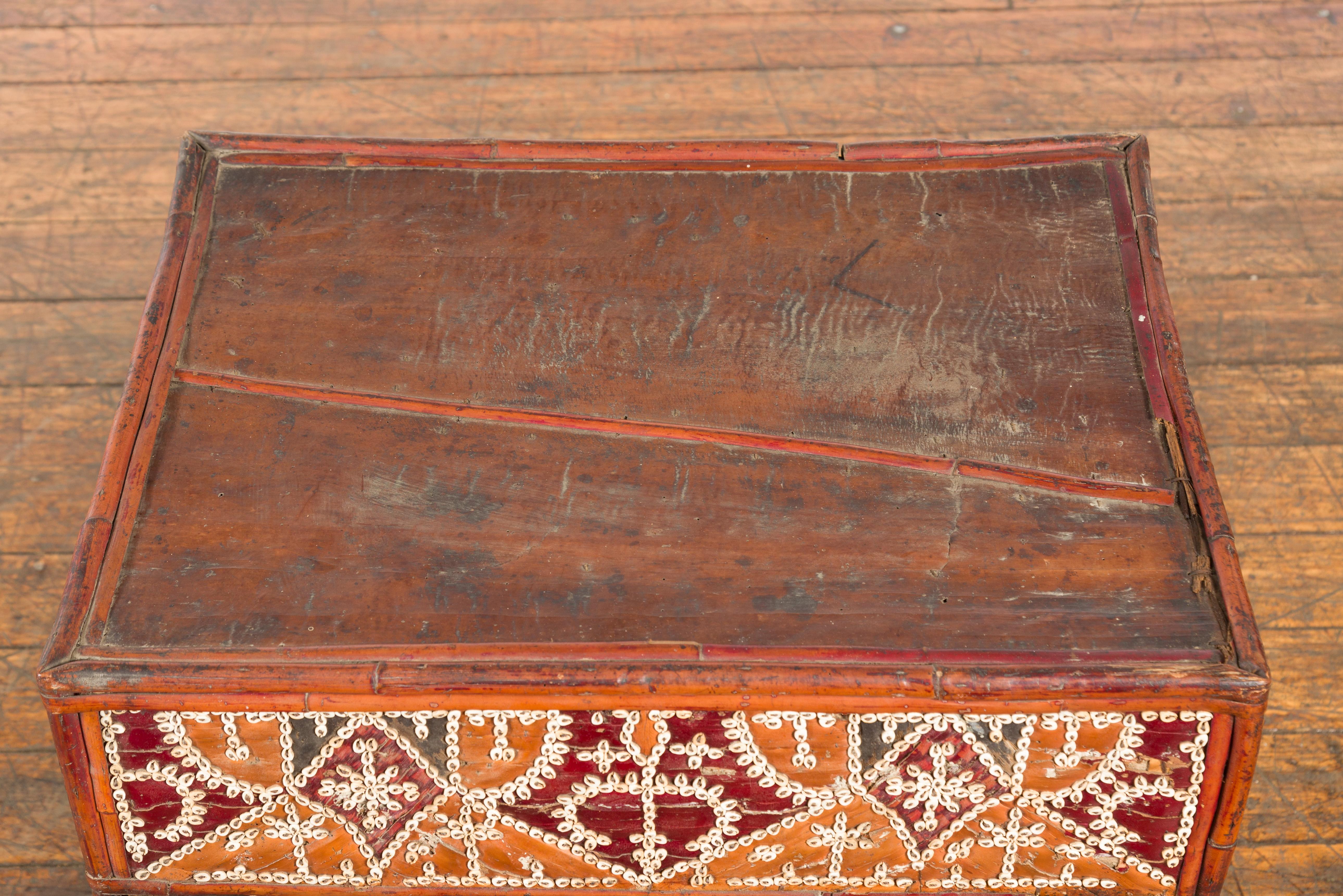 20th Century Filipino Tobacco Leaf Grain Basket with Polychrome Décor and Shell Motifs