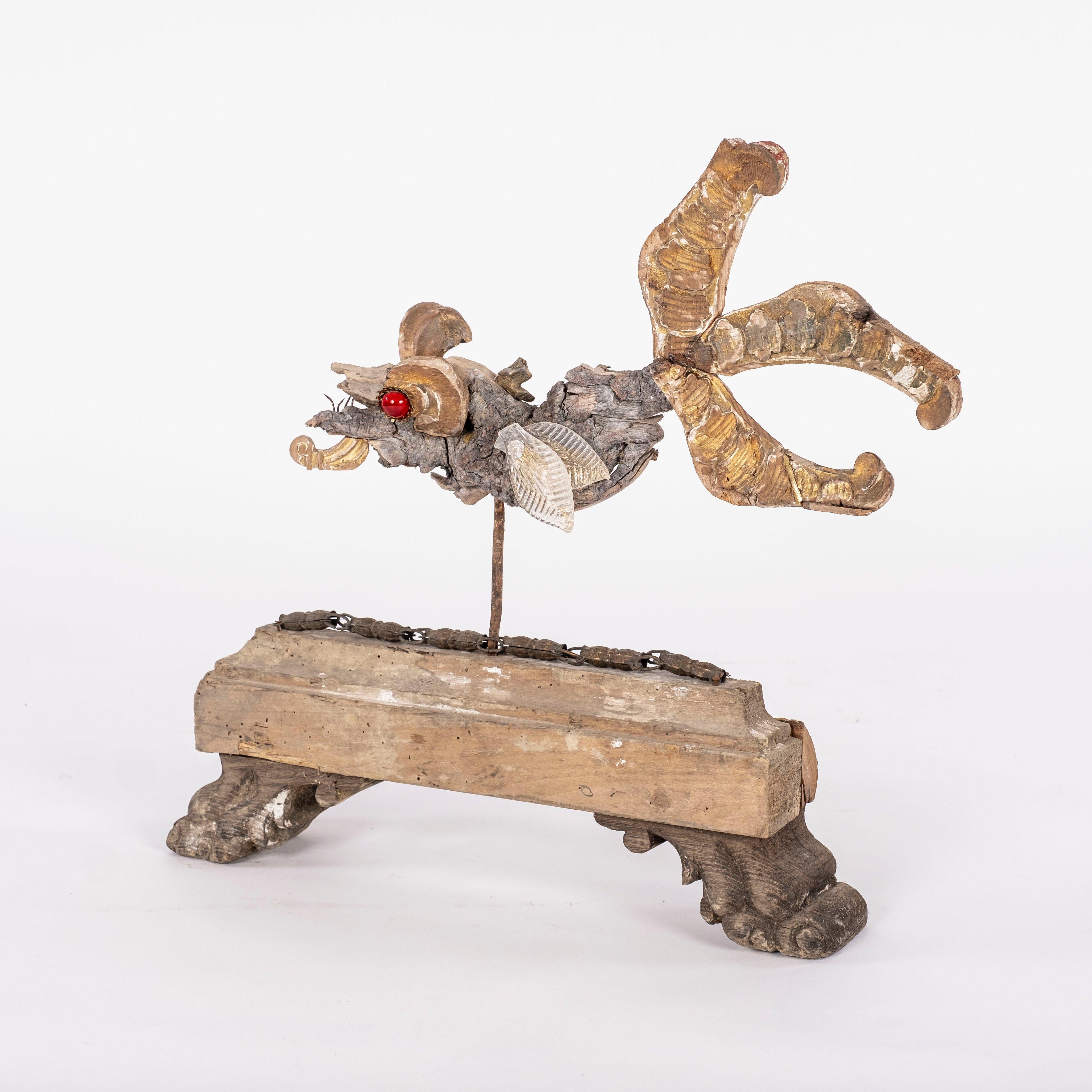 Escultura de pez de Filippo Gherardi sobre base de fragmento del siglo XVIII Madera en venta