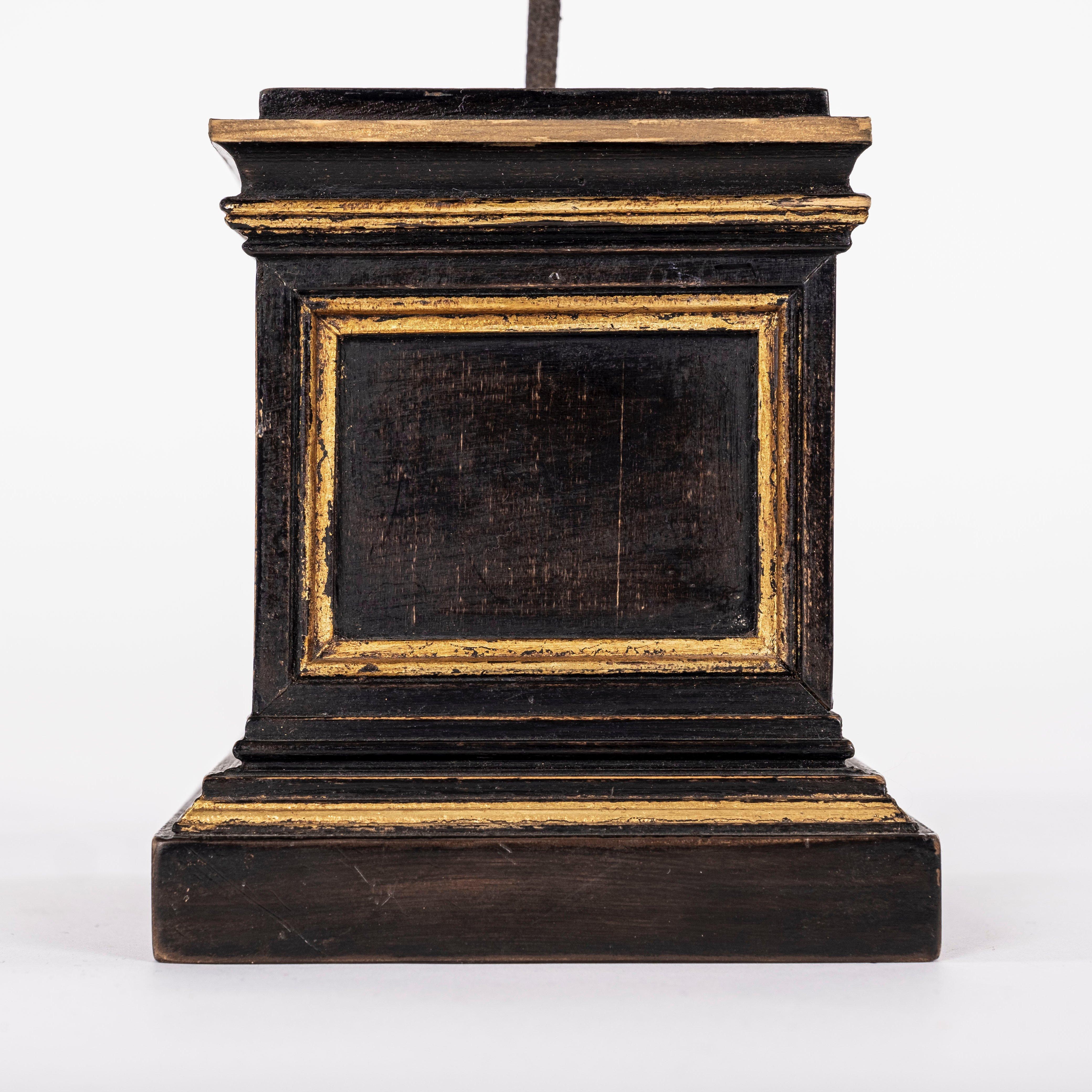 Filippo Gherardi Fisch-Skulptur auf schwarzem Sockel (Holz) im Angebot