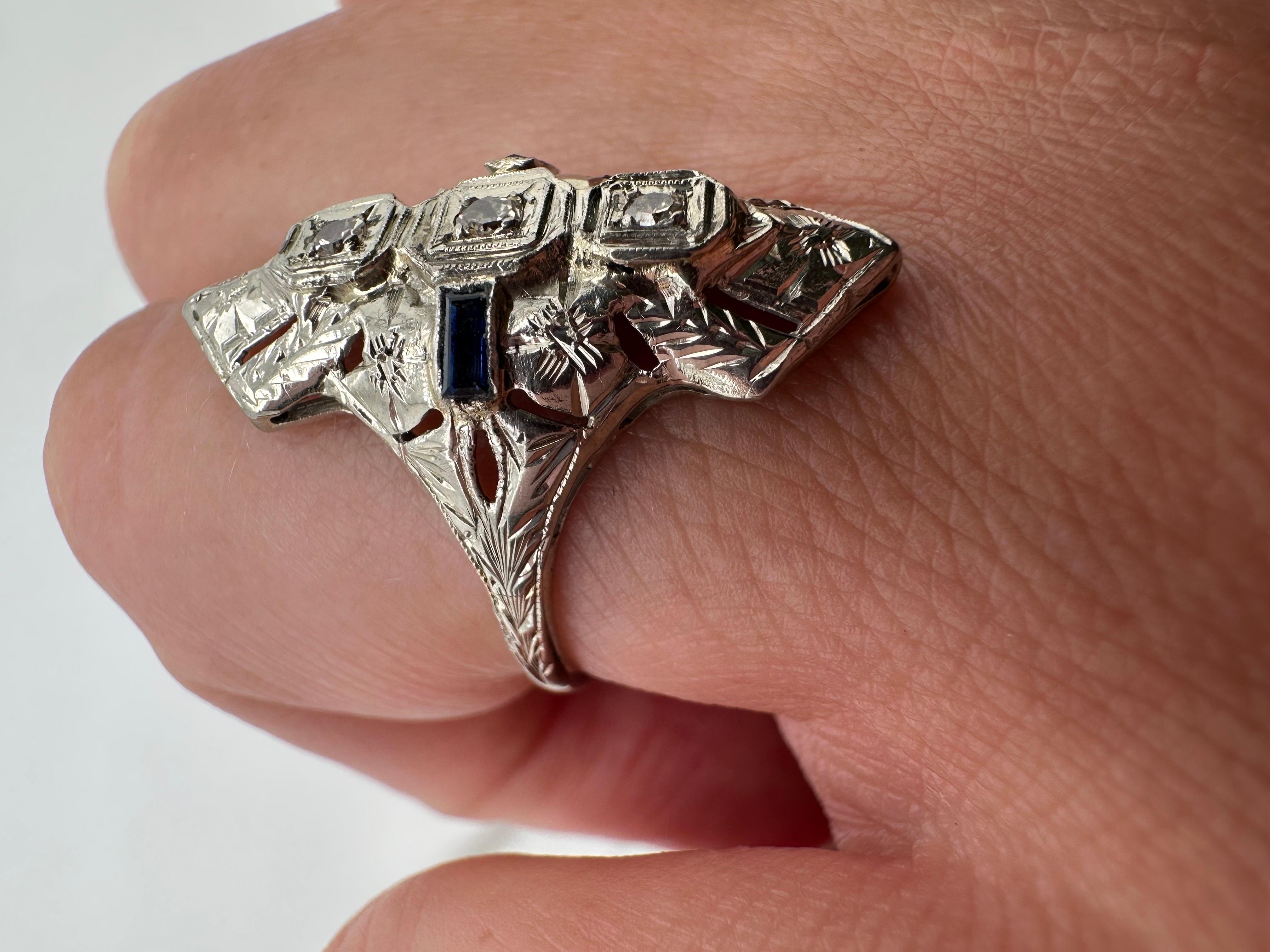 Filligree Handgravierter antiker Diamantring mit Diamanten 14KT im Zustand „Gut“ im Angebot in Boca Raton, FL