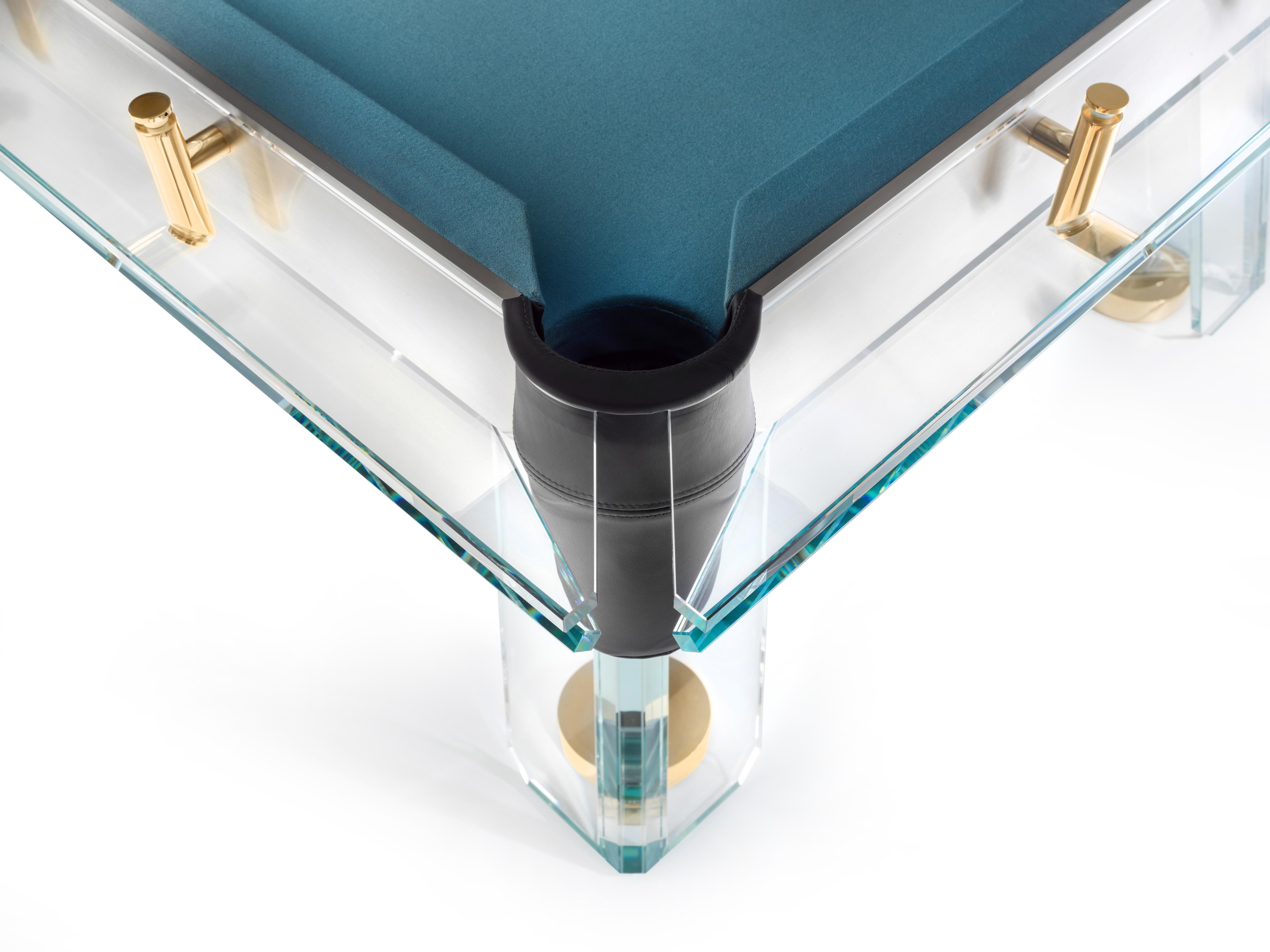 Moderner Glas-Pooltisch mit 24 Karat vergoldeten Komponenten von Impatia (21. Jahrhundert und zeitgenössisch) im Angebot