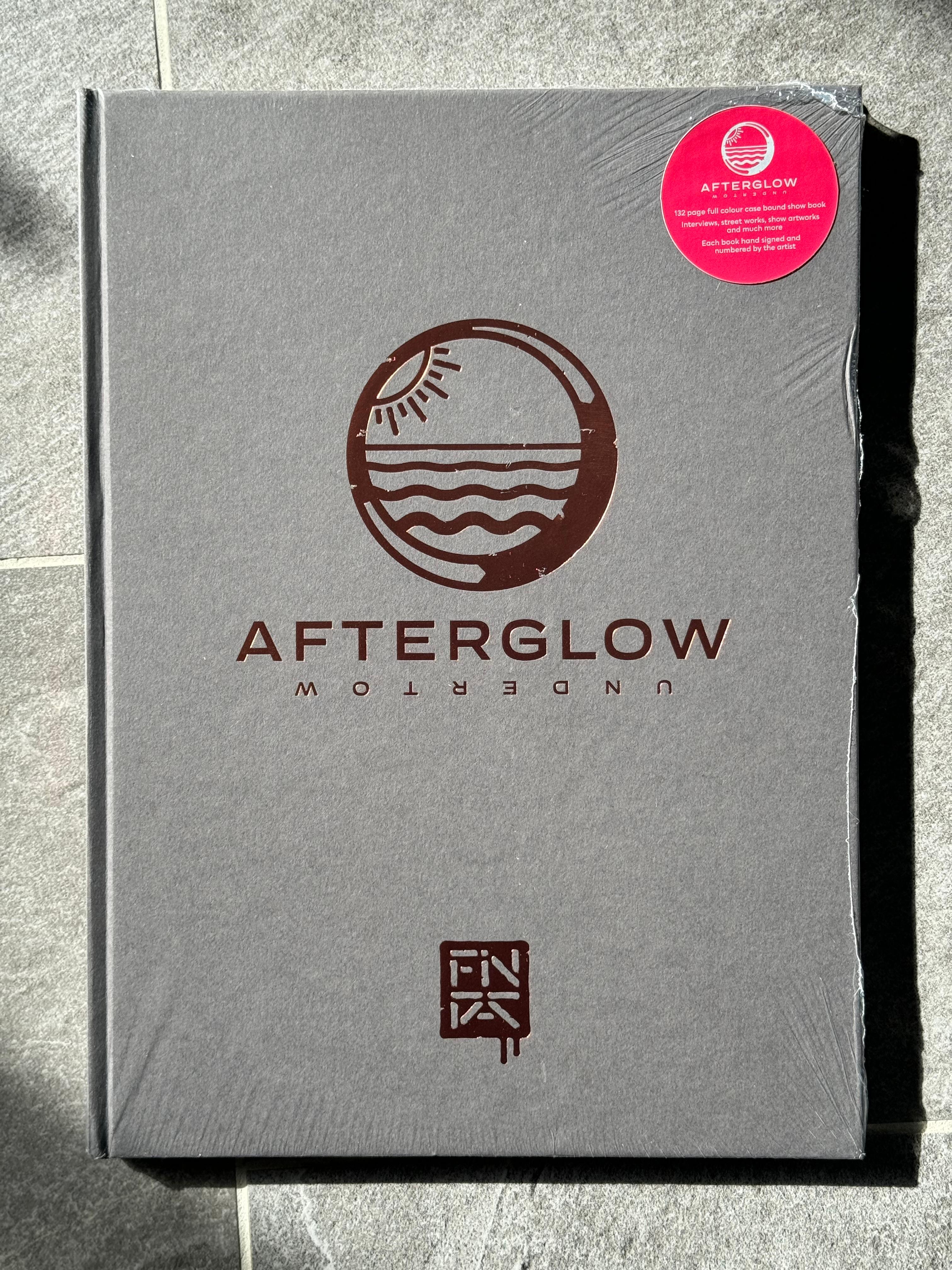 Afterglow Undertow Limitierte Auflage Catalogue-Buchausgabe von 300 Stück – Print von Fin DAC