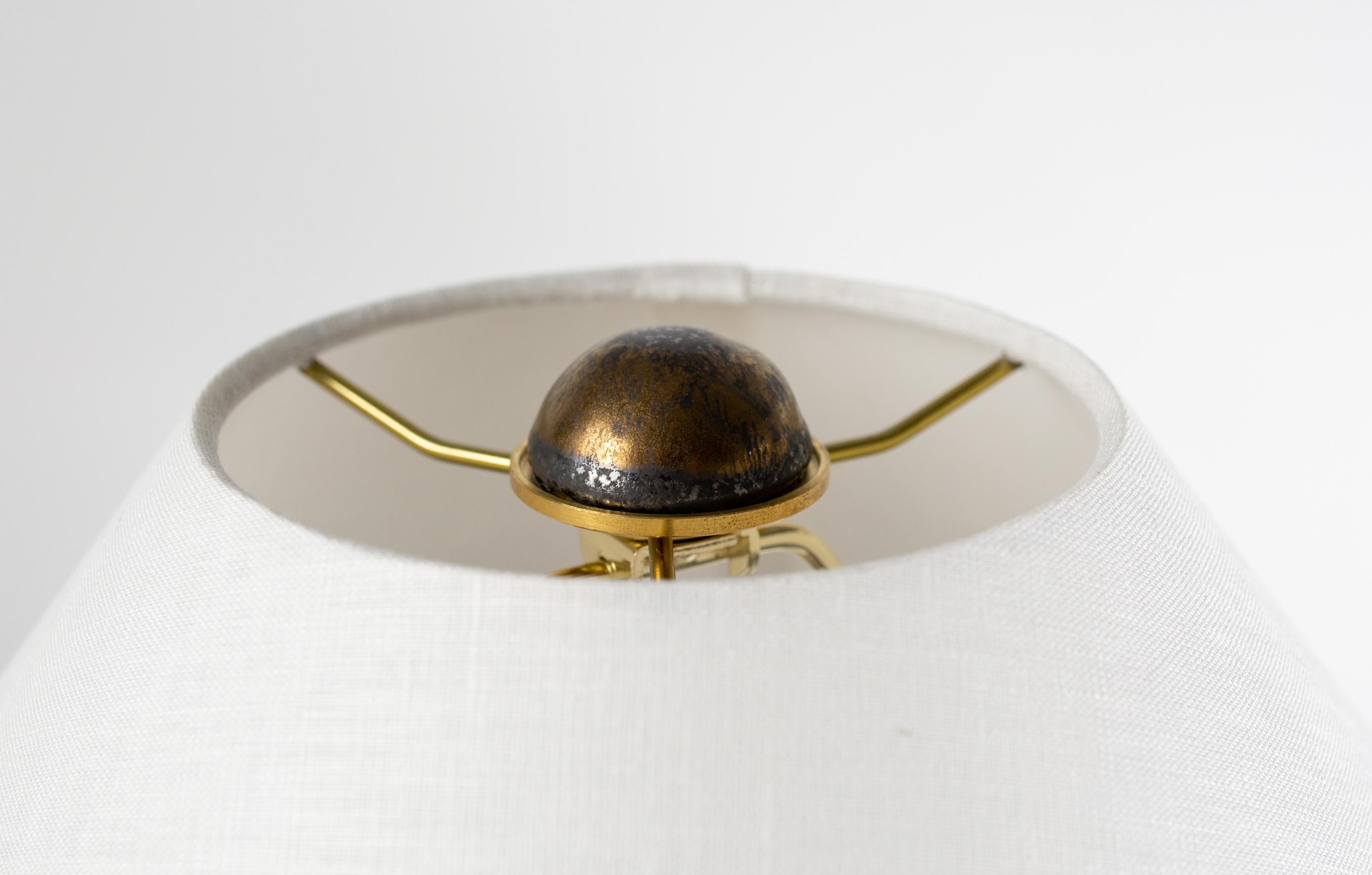 Lampada da tavolo FIN Shade, Noir Stardust, lampada in ceramica costruita a mano da Kalin Asenov in vendita 2