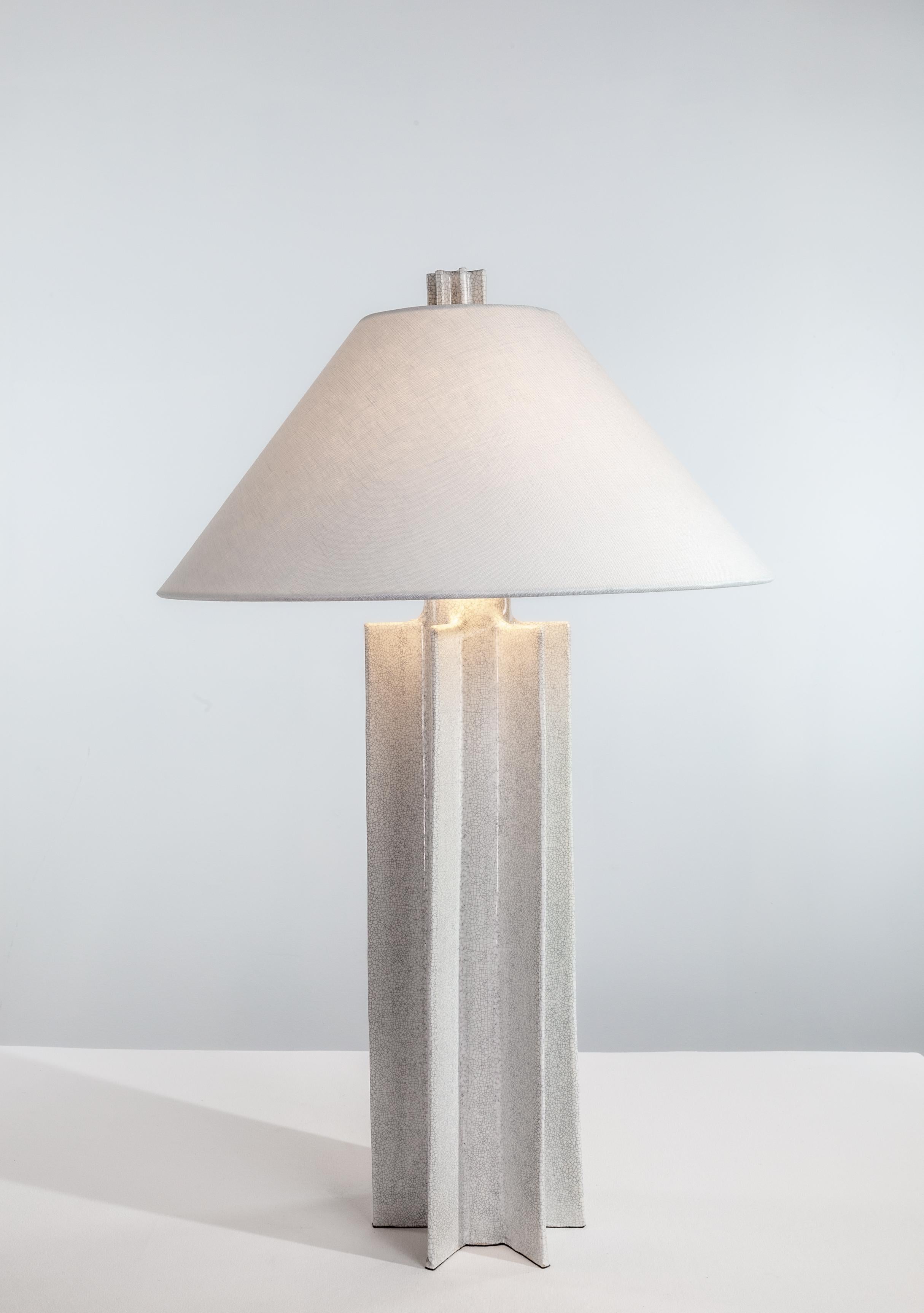 Lámpara de mesa FIN Shade, Snowdrift Lace, lámpara de cerámica hecha a mano por Kalin Asenov en venta 4