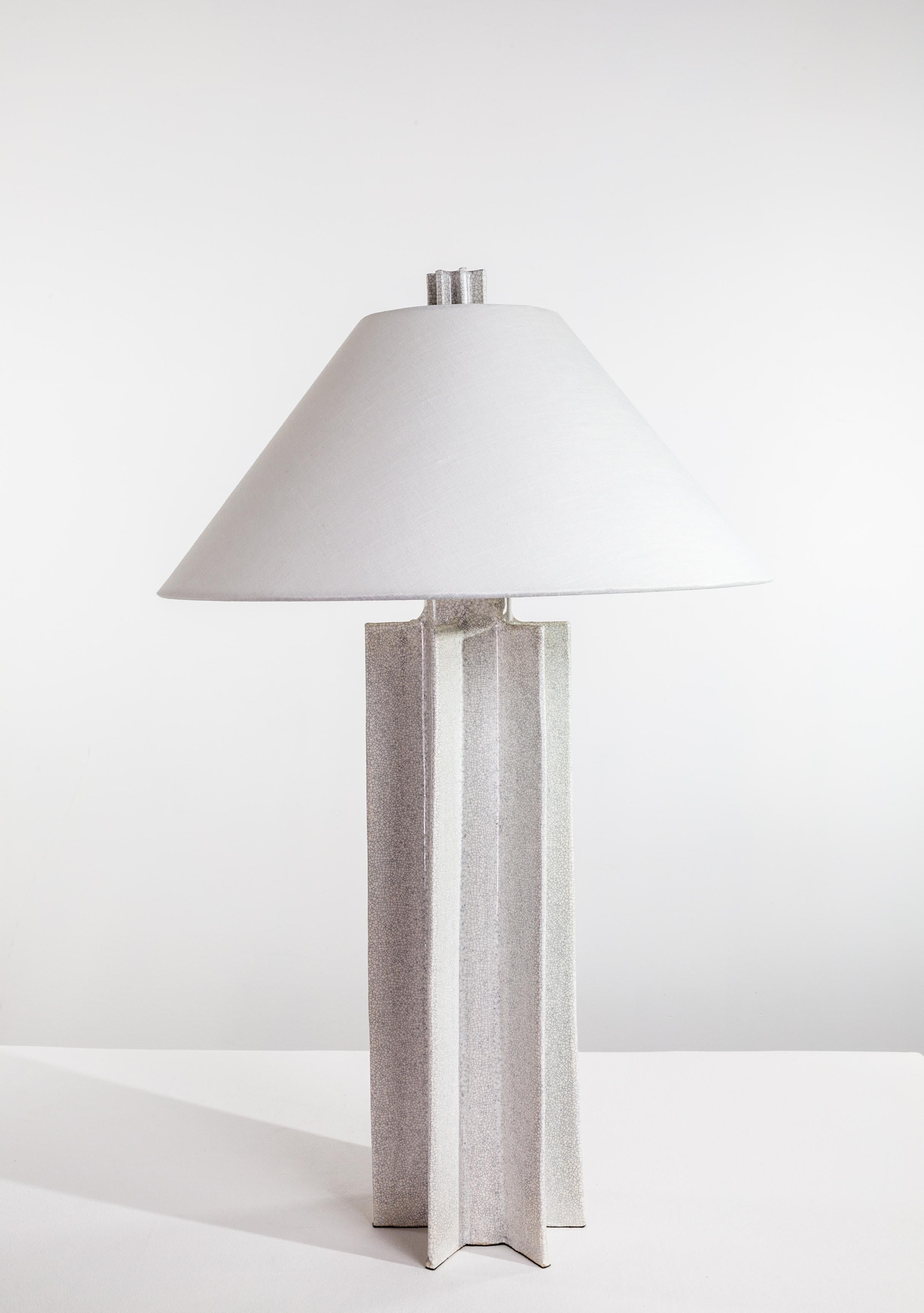 Lámpara de mesa FIN Shade, Snowdrift Lace, lámpara de cerámica hecha a mano por Kalin Asenov en venta 6