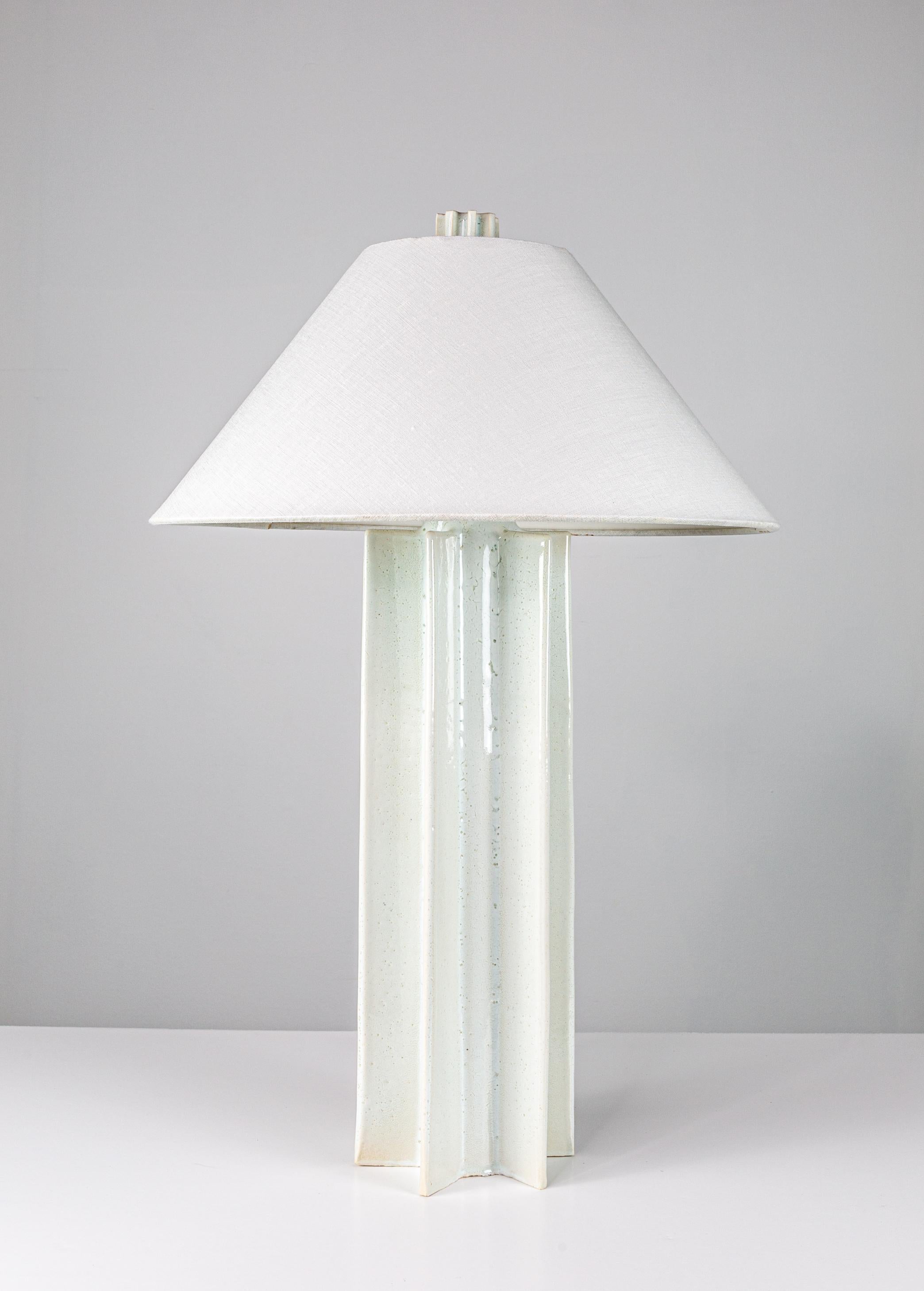 FIN Shade Table Lamp, white glaze blue undertones, ceramic lamp by Kalin Asenov For Sale 3