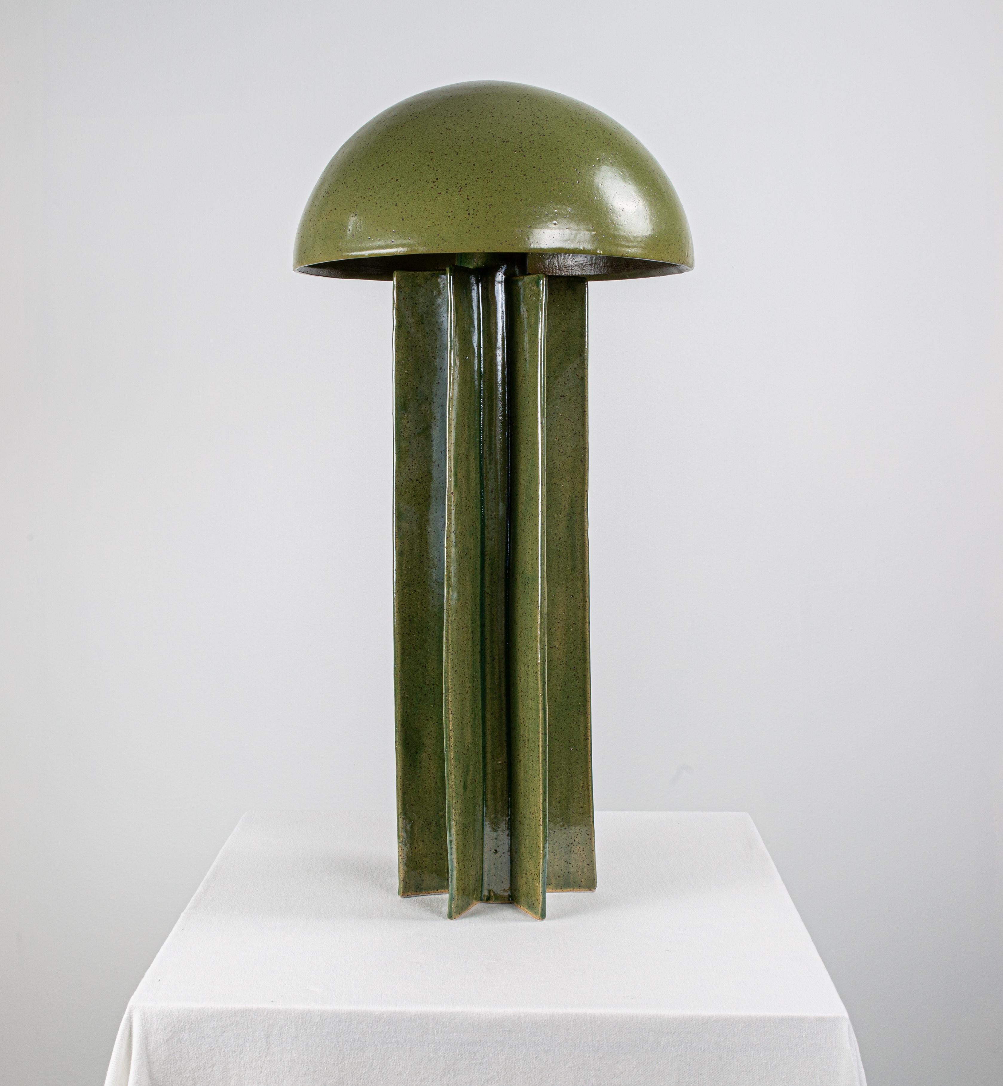 FIN Tischleuchte, Green Glaze Finish, handgefertigte Keramik Dome Lampe von Kalin Asenov (amerikanisch) im Angebot