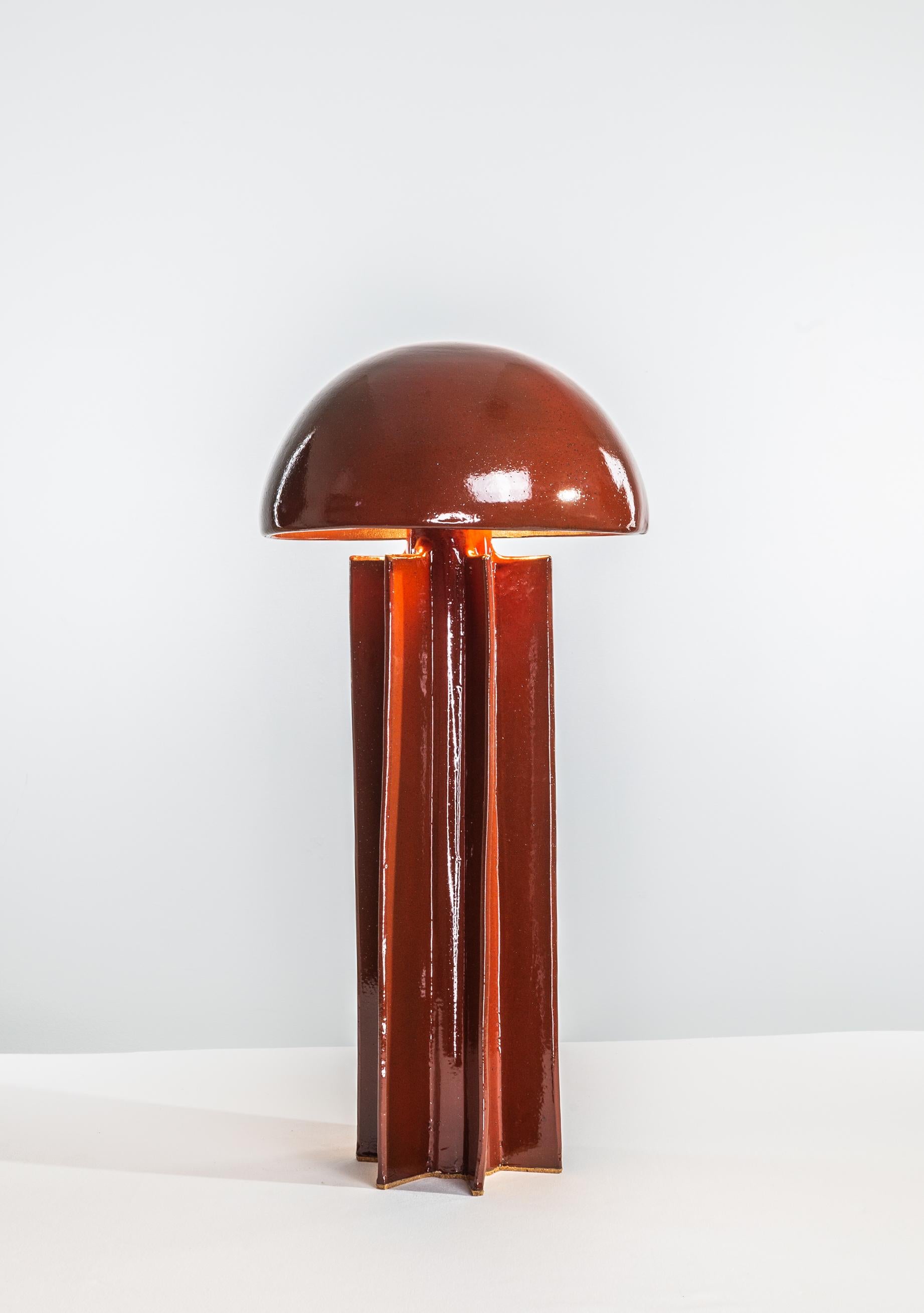 Lampe de table FIN, Oxblood Lustre, lampe dôme en céramique fabriquée à la main par Kalin Asenov Neuf - En vente à Savannah, GA