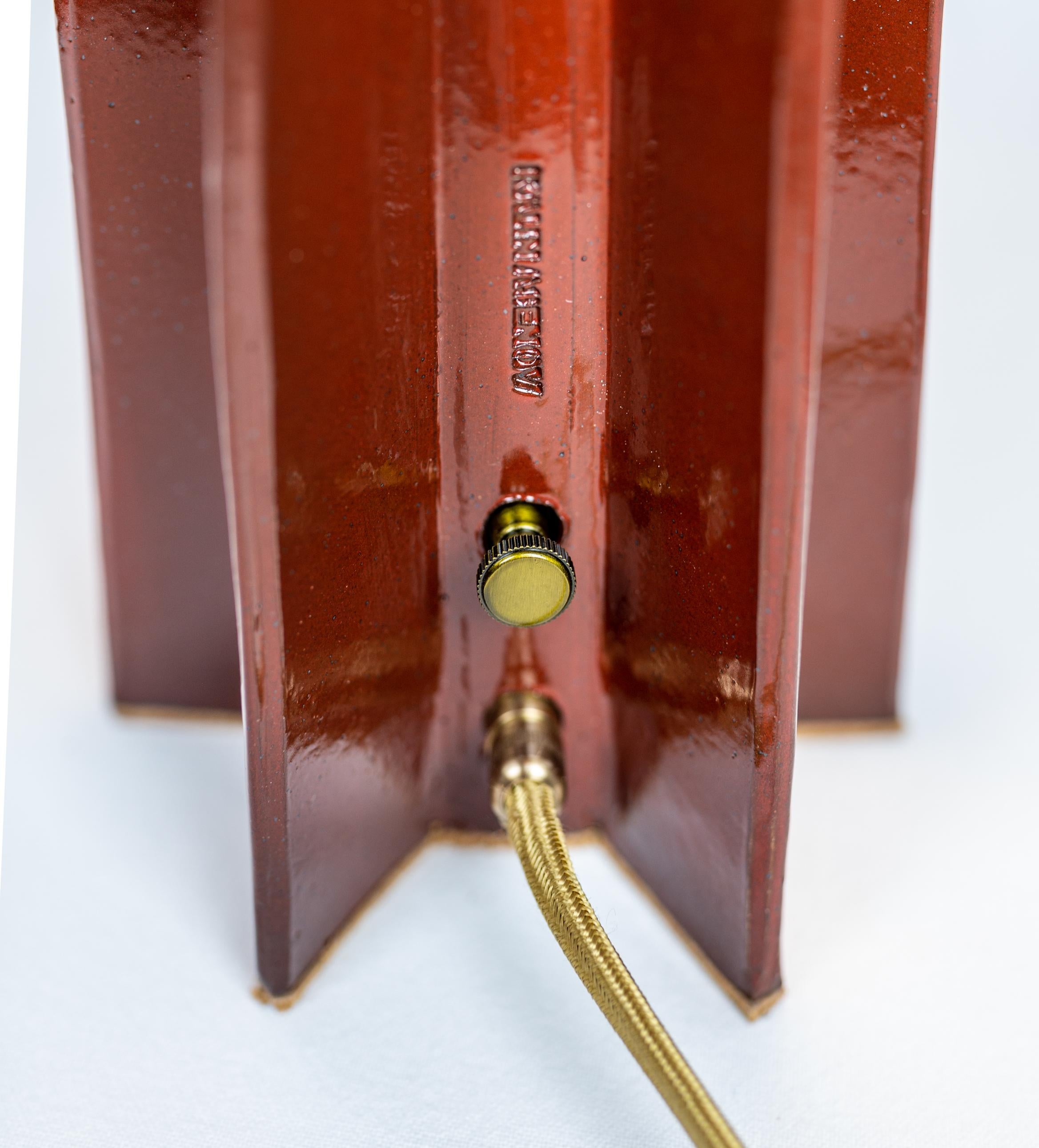 Céramique Lampe de table FIN, Oxblood Lustre, lampe dôme en céramique fabriquée à la main par Kalin Asenov en vente