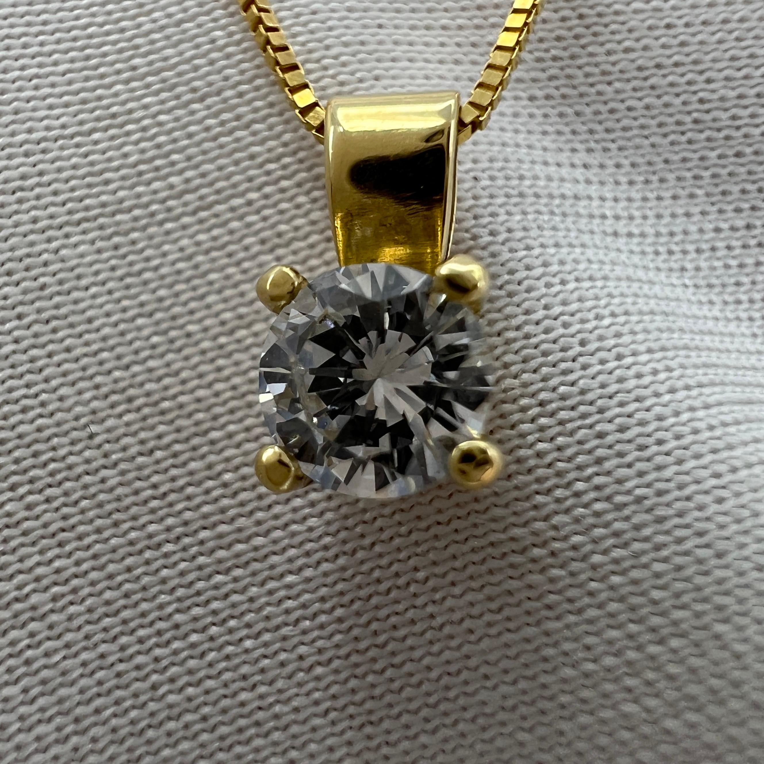 Fine 0.27ct Natural White Diamond Round Cut 18k Yellow Gold Solitaire Pendant In New Condition For Sale In Birmingham, GB
